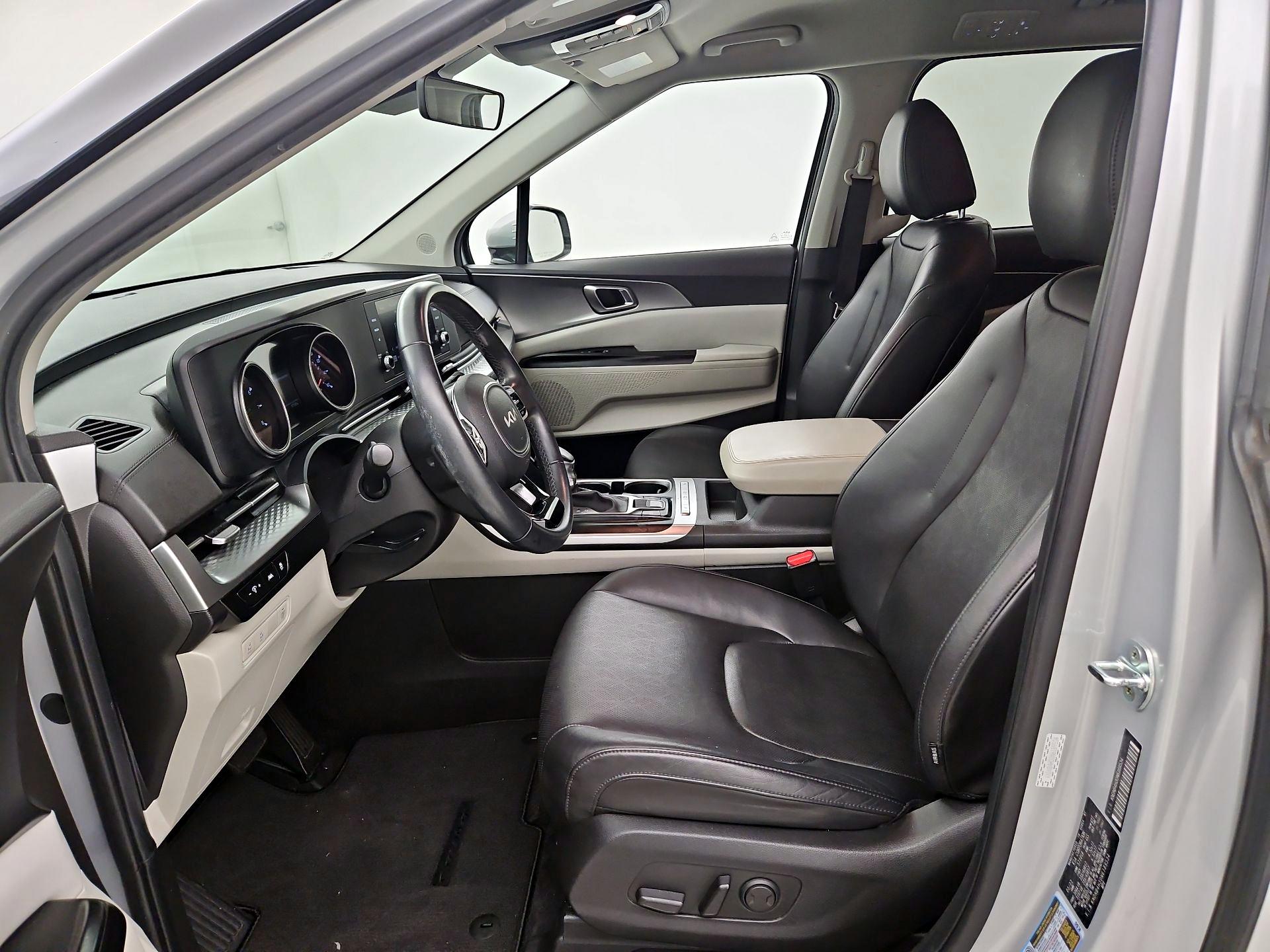 Thumbnail: 2022 Kia Carnival - 9