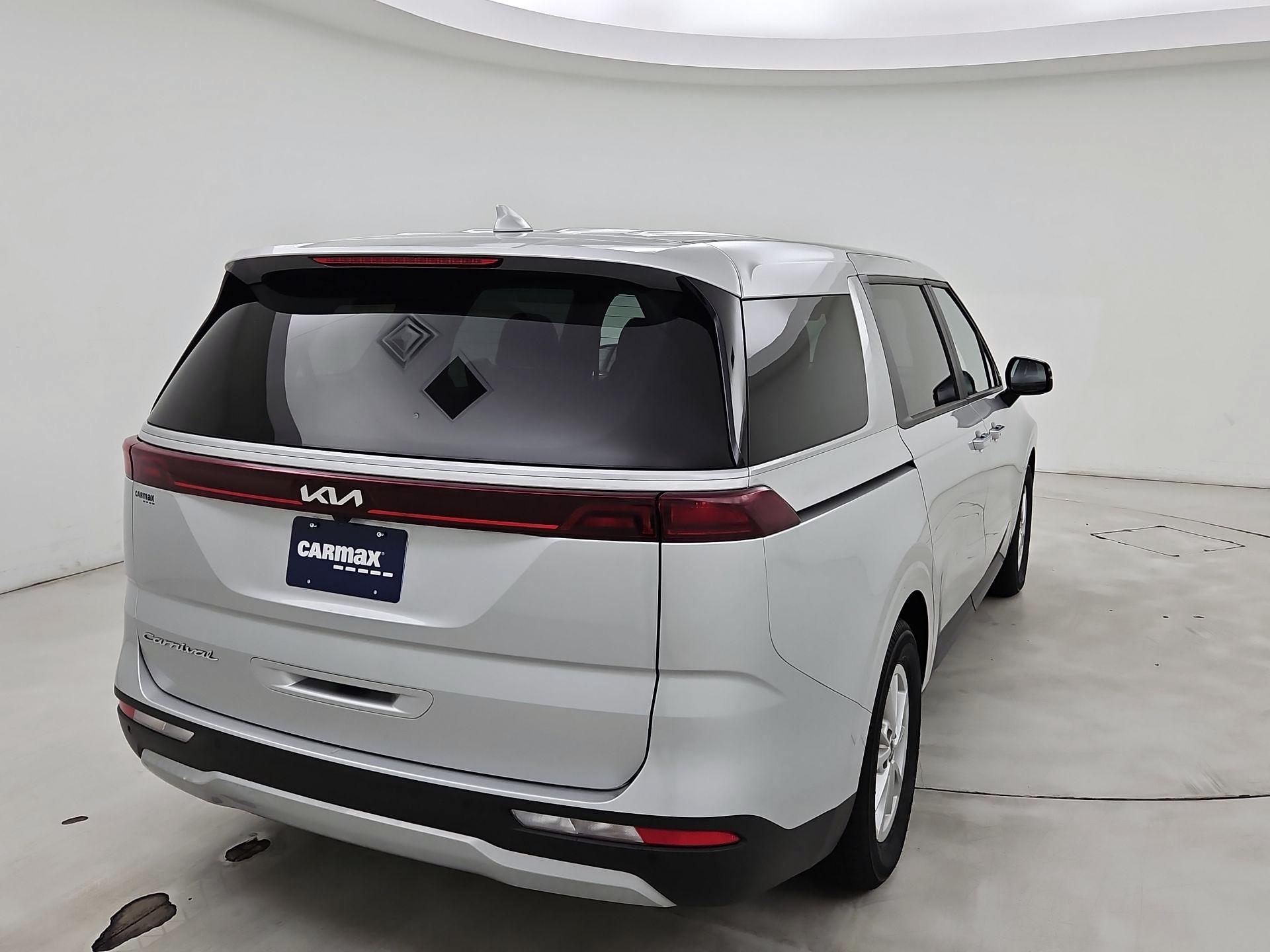 Thumbnail: 2022 Kia Carnival - 5