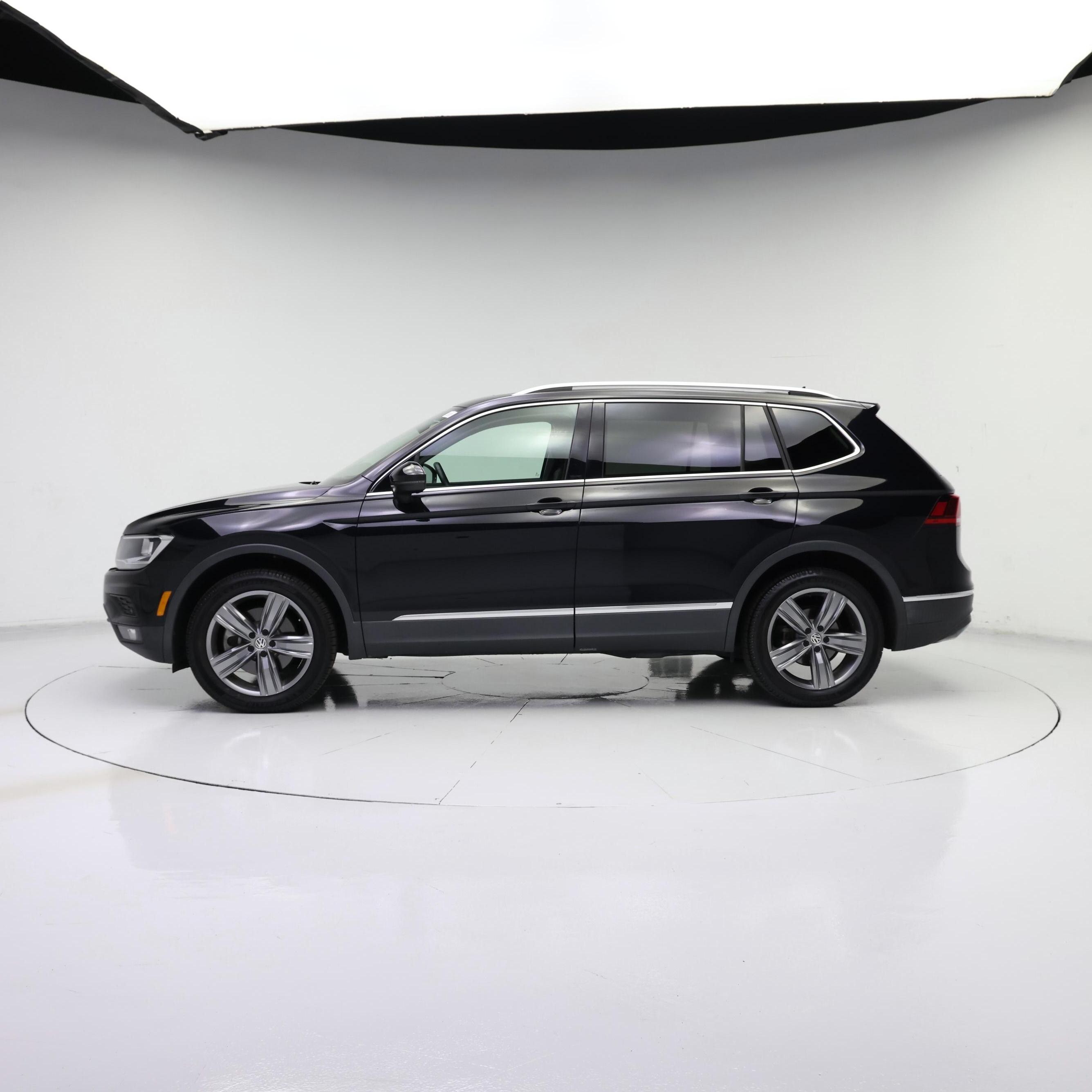 Thumbnail: 2021 Volkswagen Tiguan - 3