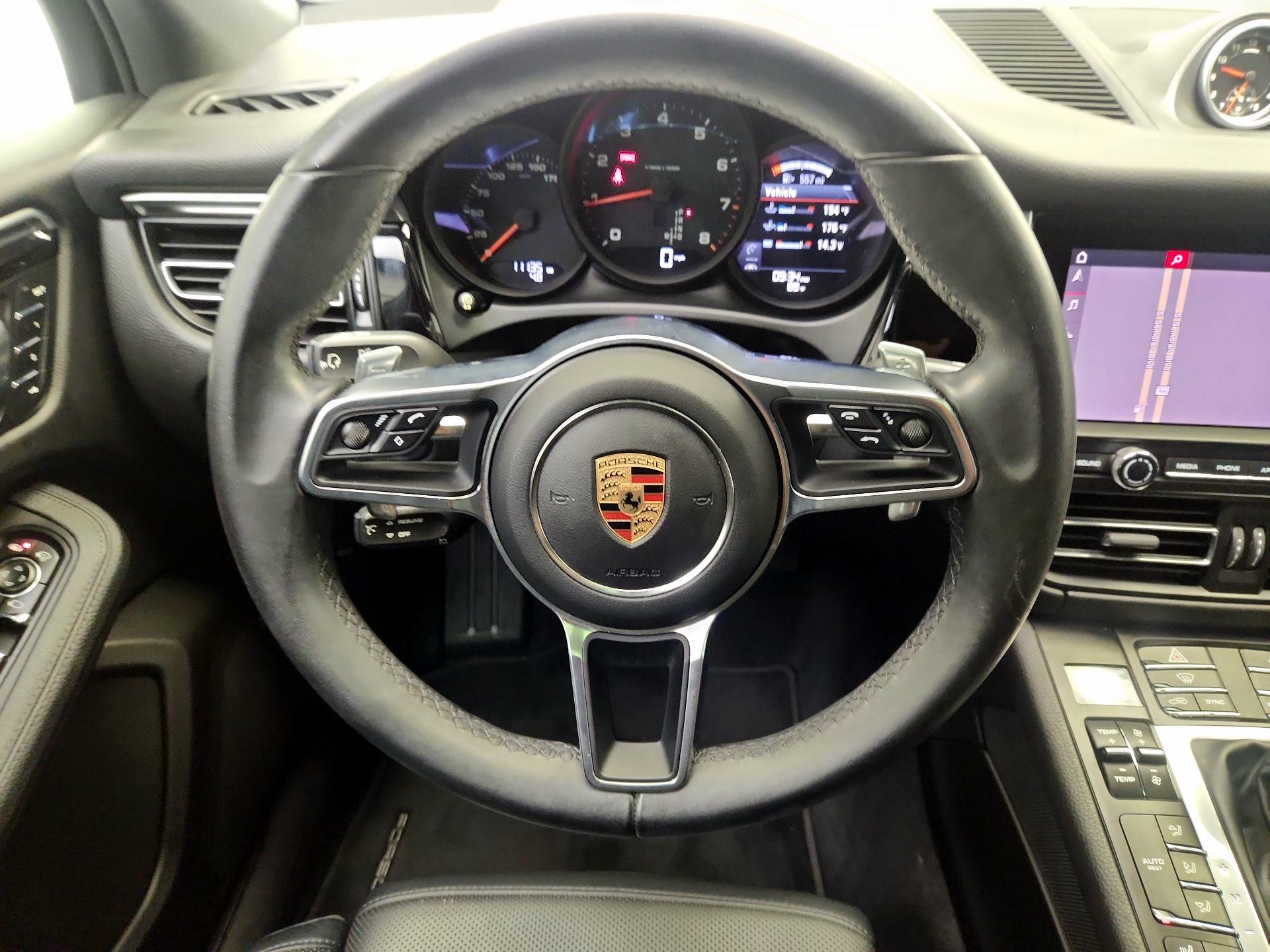 Thumbnail: 2020 Porsche Macan - 10
