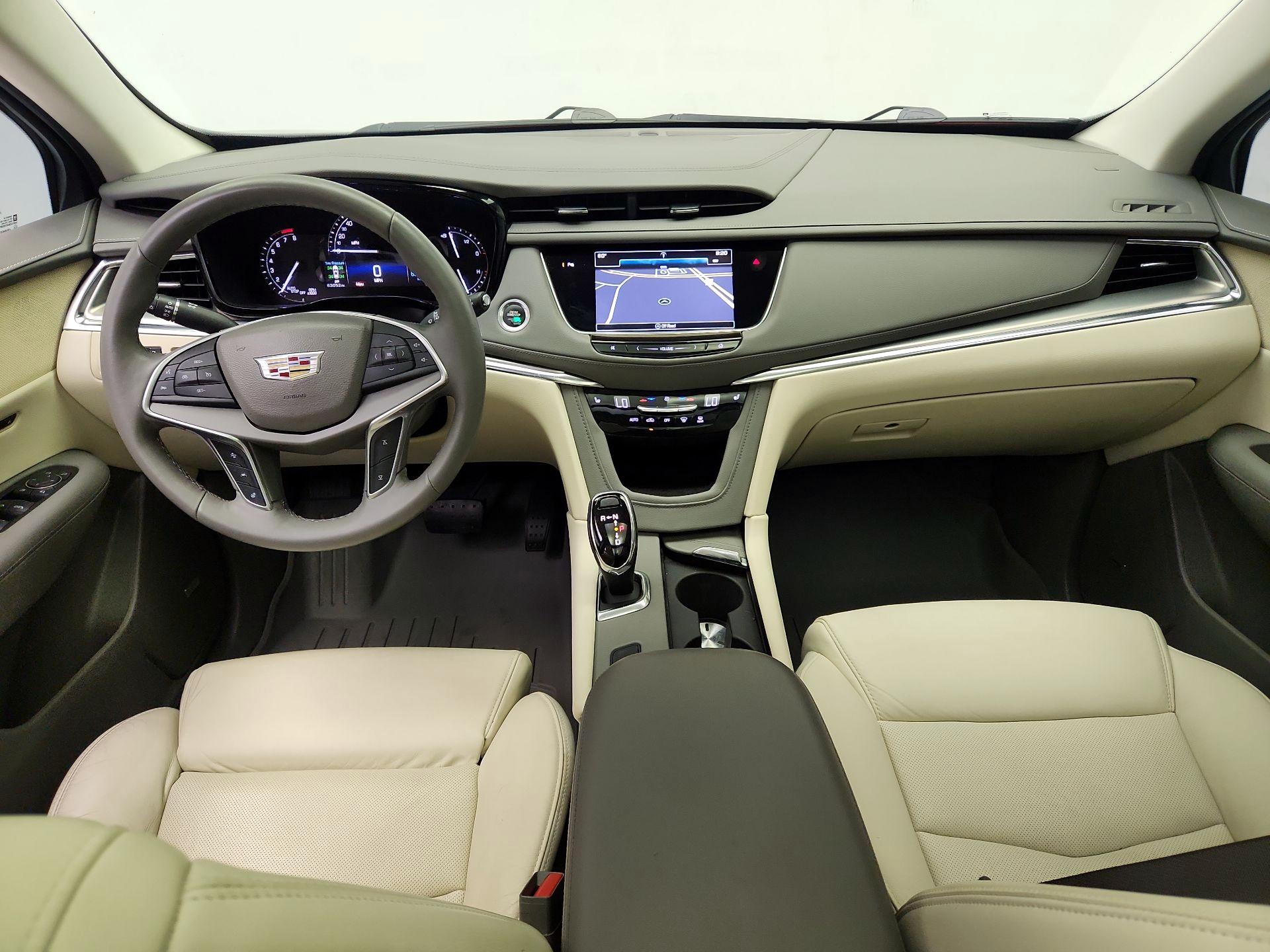 Thumbnail: 2017 Cadillac XT5 - 9