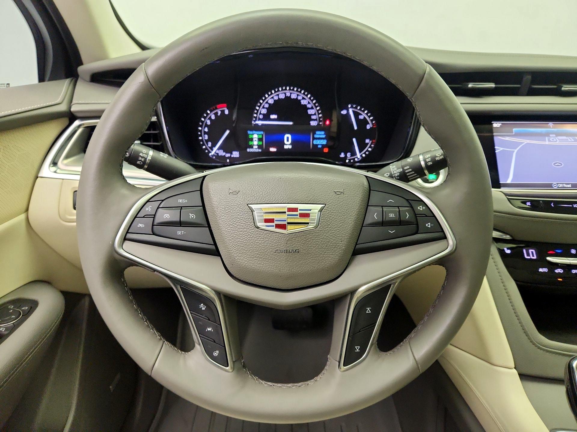 Thumbnail: 2017 Cadillac XT5 - 10