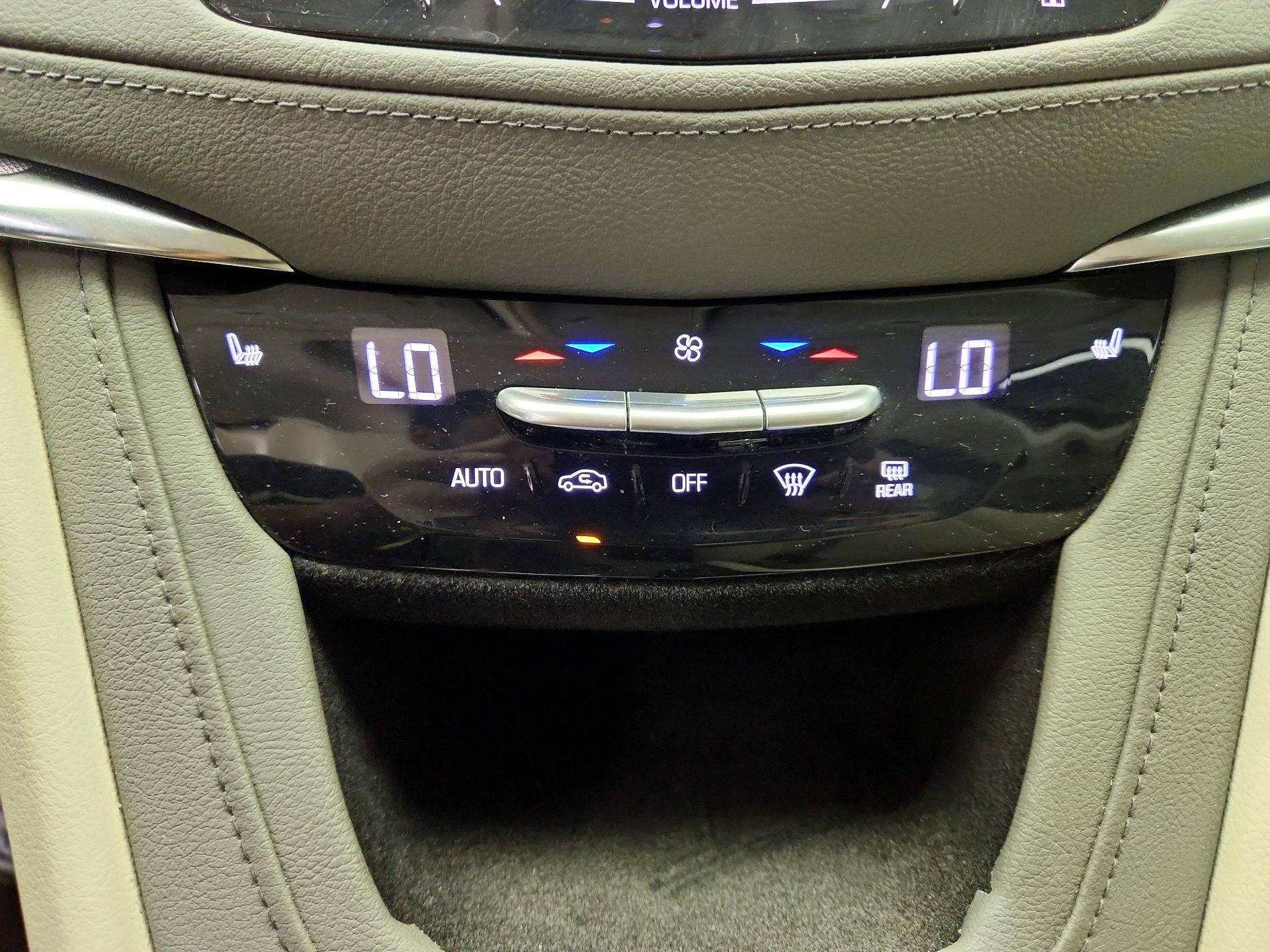 Thumbnail: 2017 Cadillac XT5 - 17
