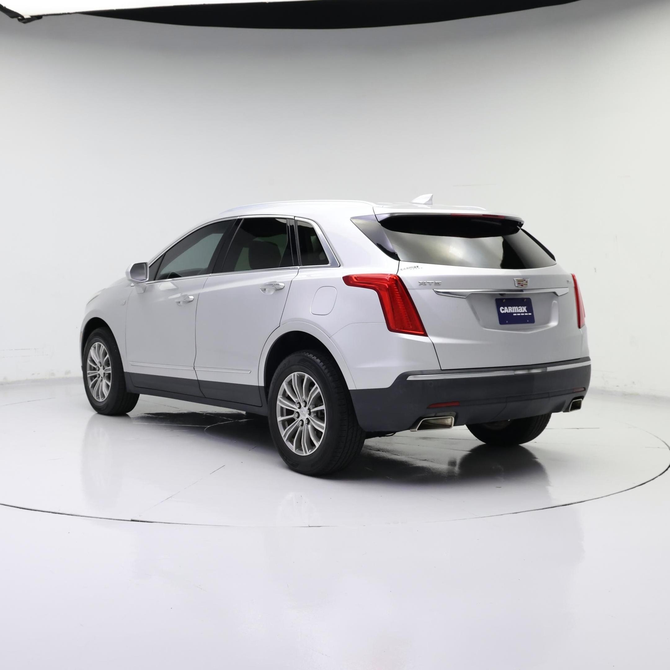 Thumbnail: 2017 Cadillac XT5 - 2