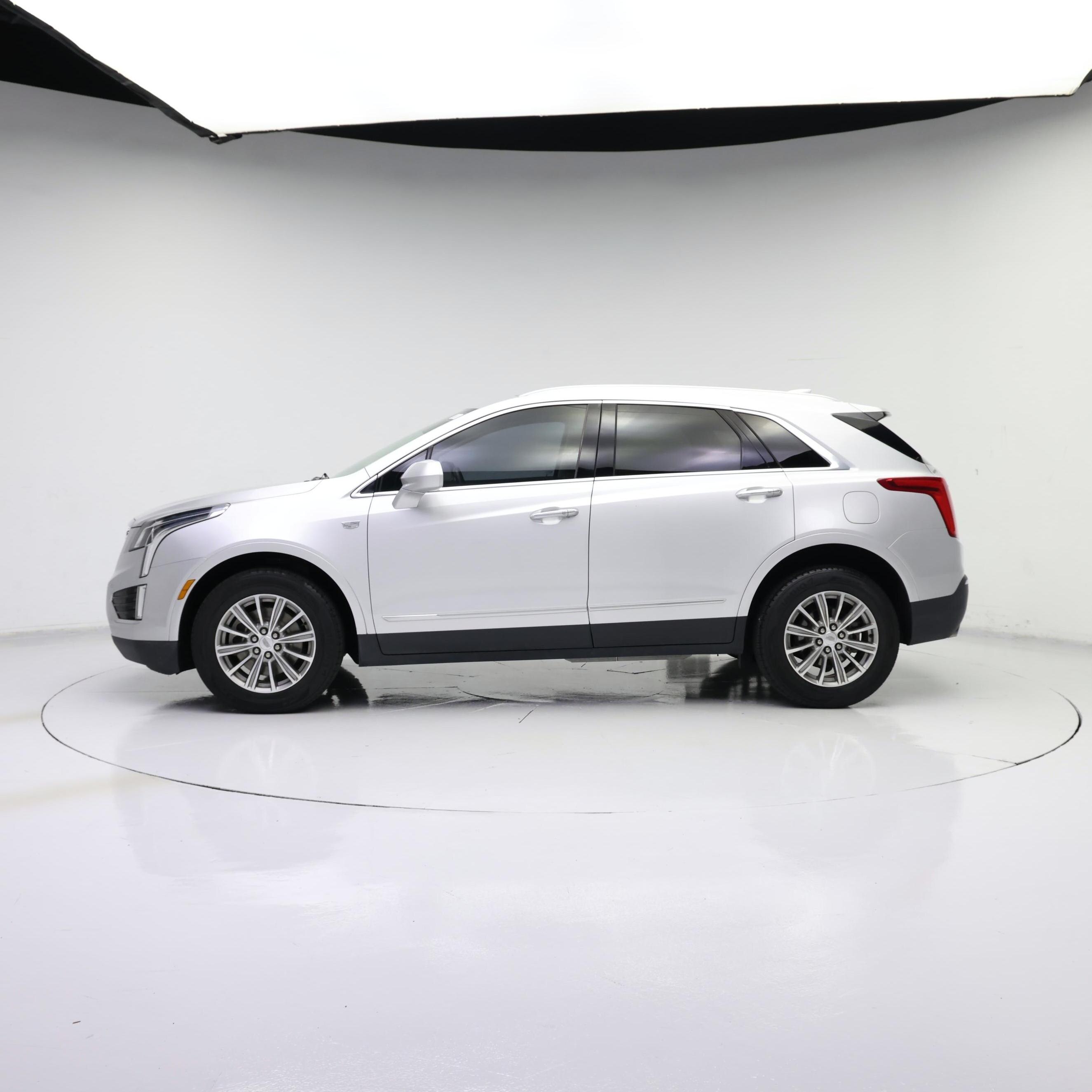 Thumbnail: 2017 Cadillac XT5 - 3