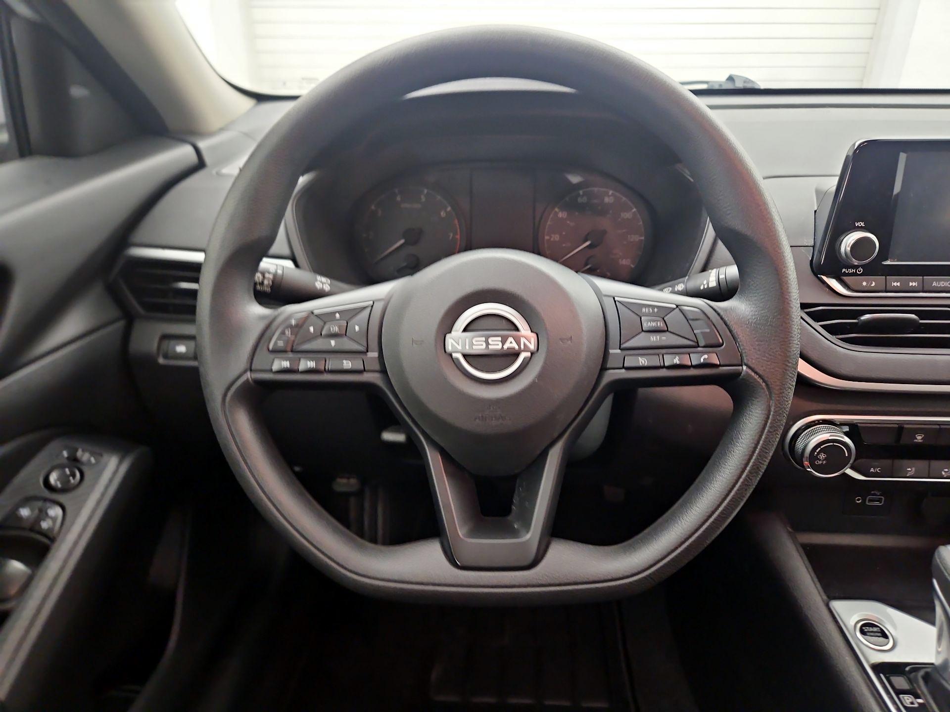 Thumbnail: 2023 Nissan Altima - 10