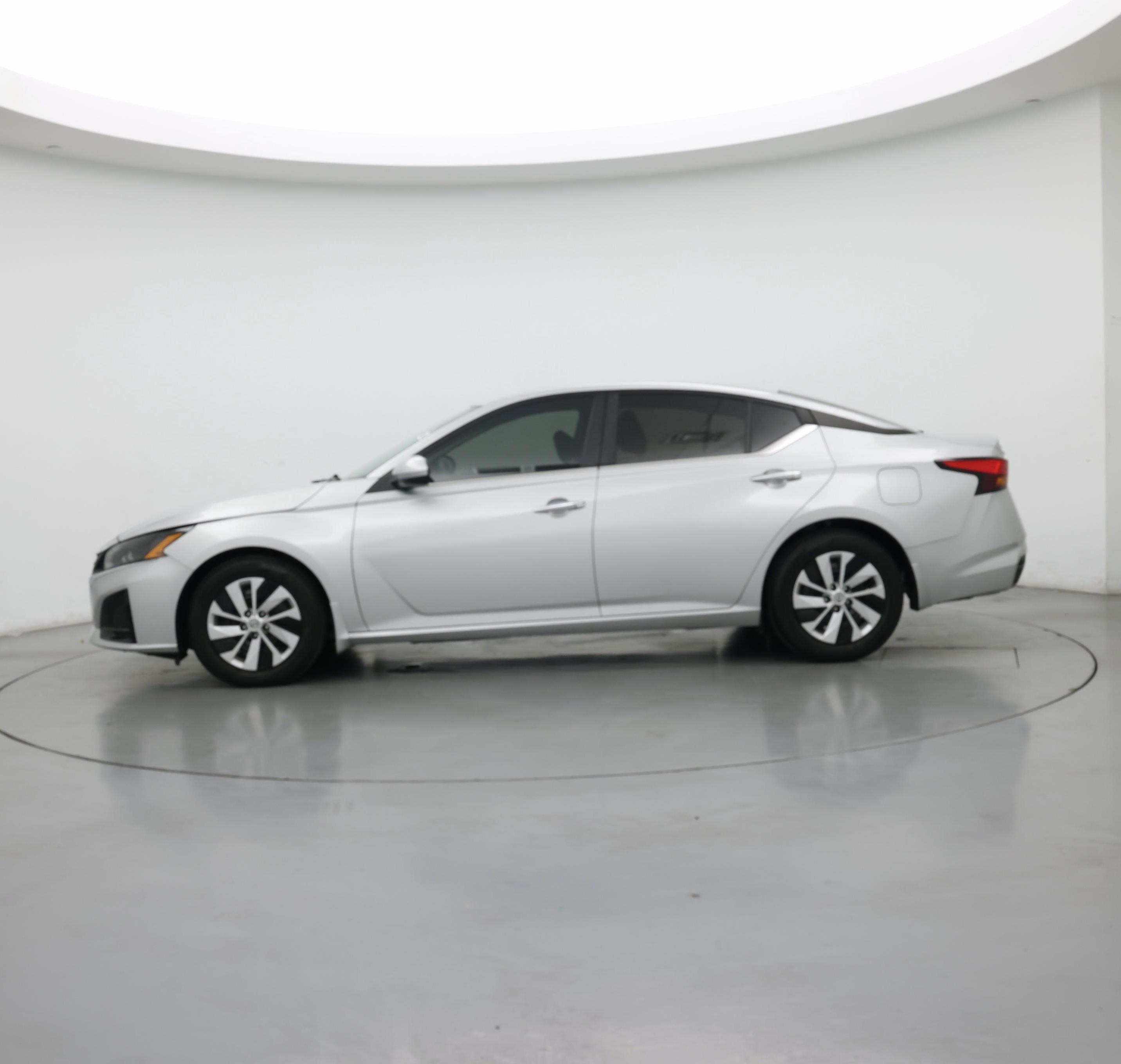 Thumbnail: 2023 Nissan Altima - 3