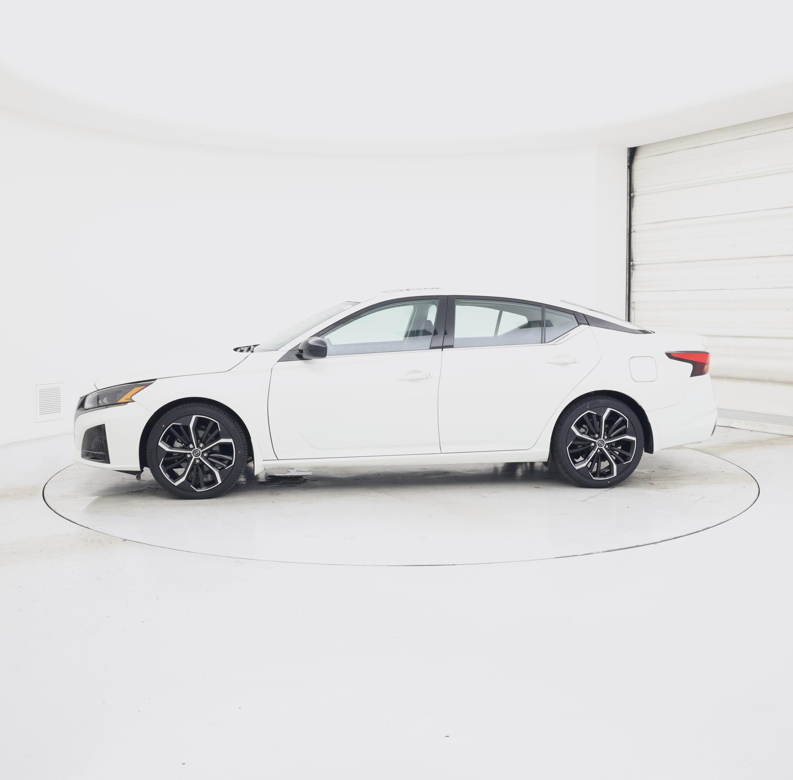 Thumbnail: 2023 Nissan Altima - 3