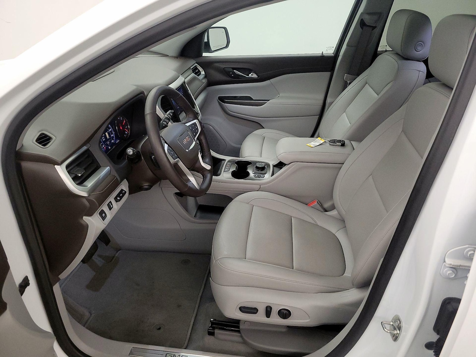 2023 GMC Acadia SLT - Photo 12