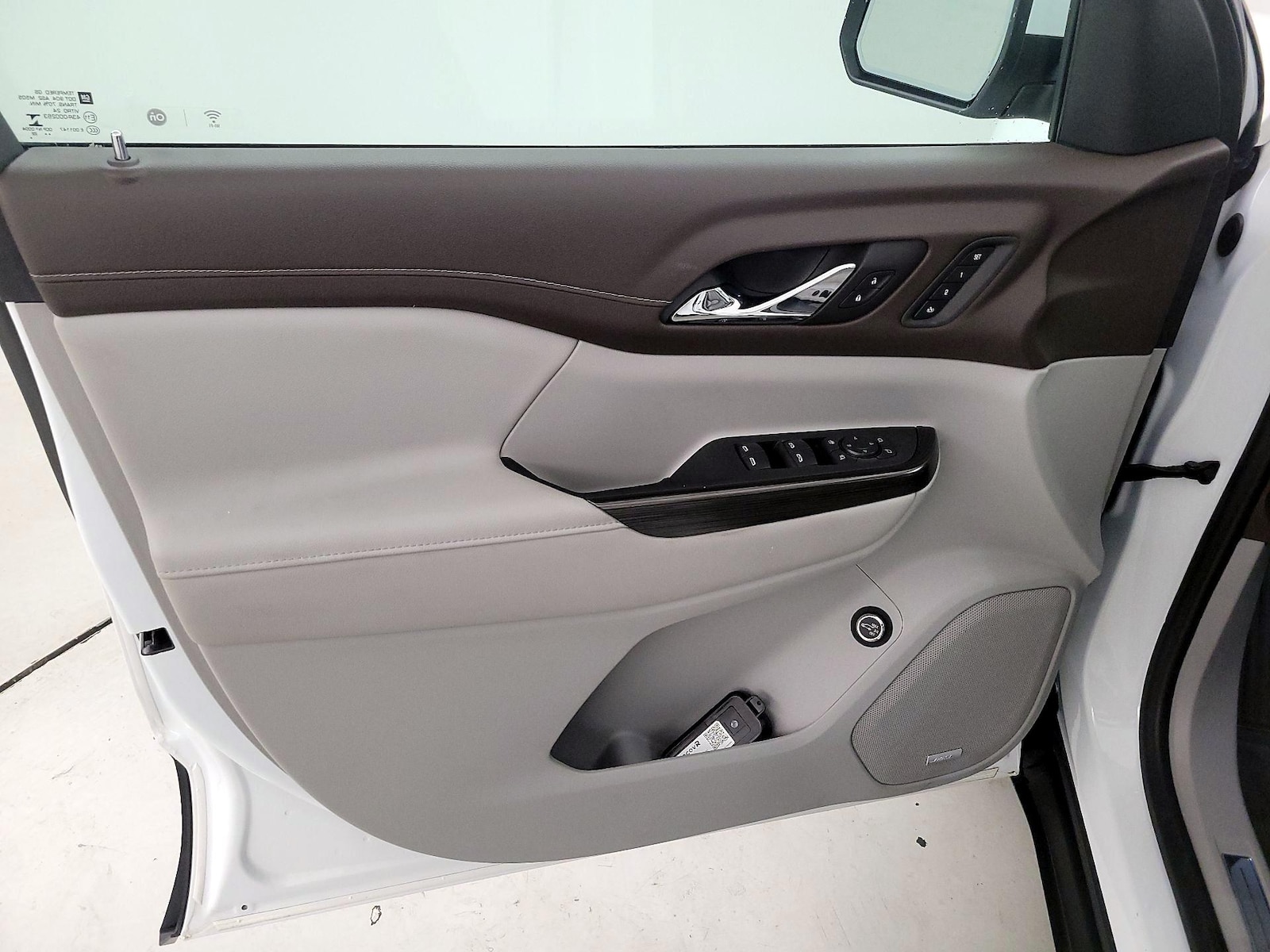 2023 GMC Acadia SLT - Photo 13