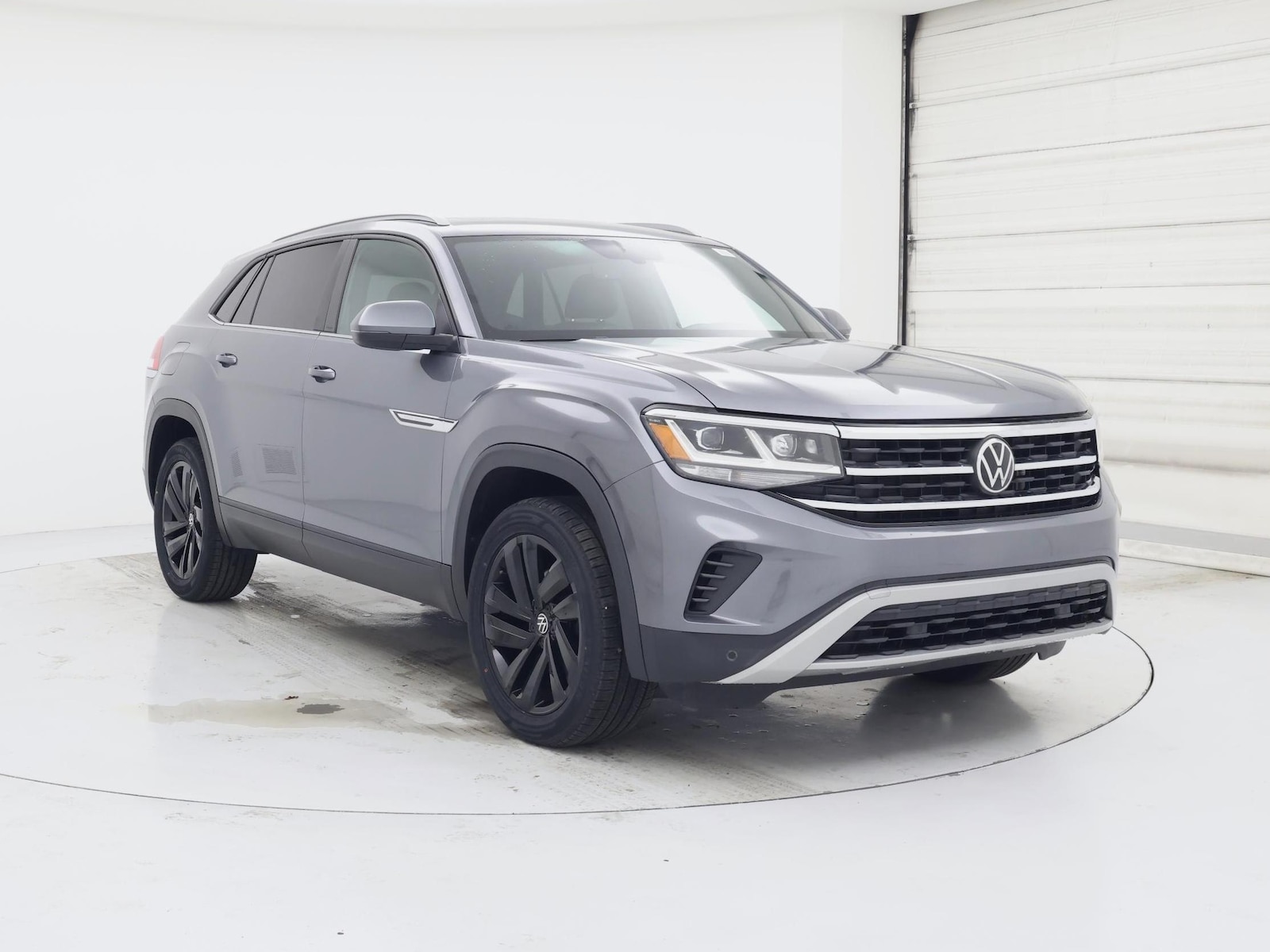 2022 Volkswagen Atlas Cross Sport SE w/Tech - Photo 2