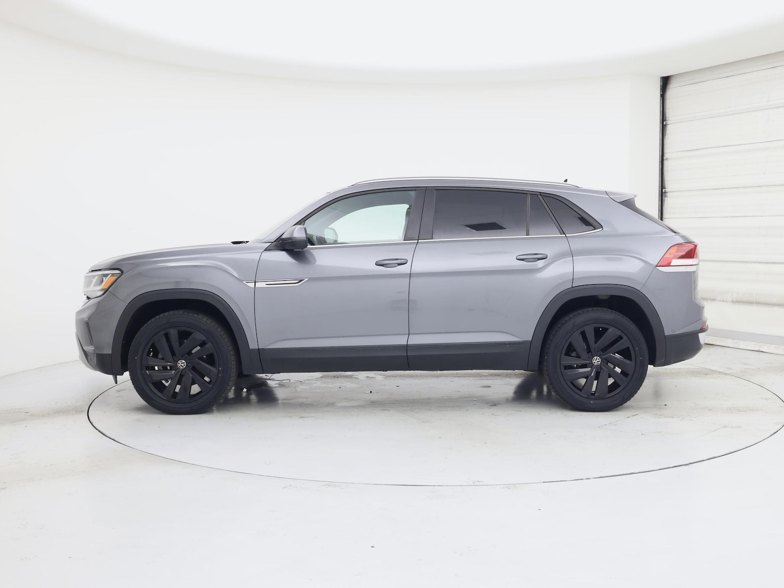 2022 Volkswagen Atlas Cross Sport SE w/Tech - Photo 4