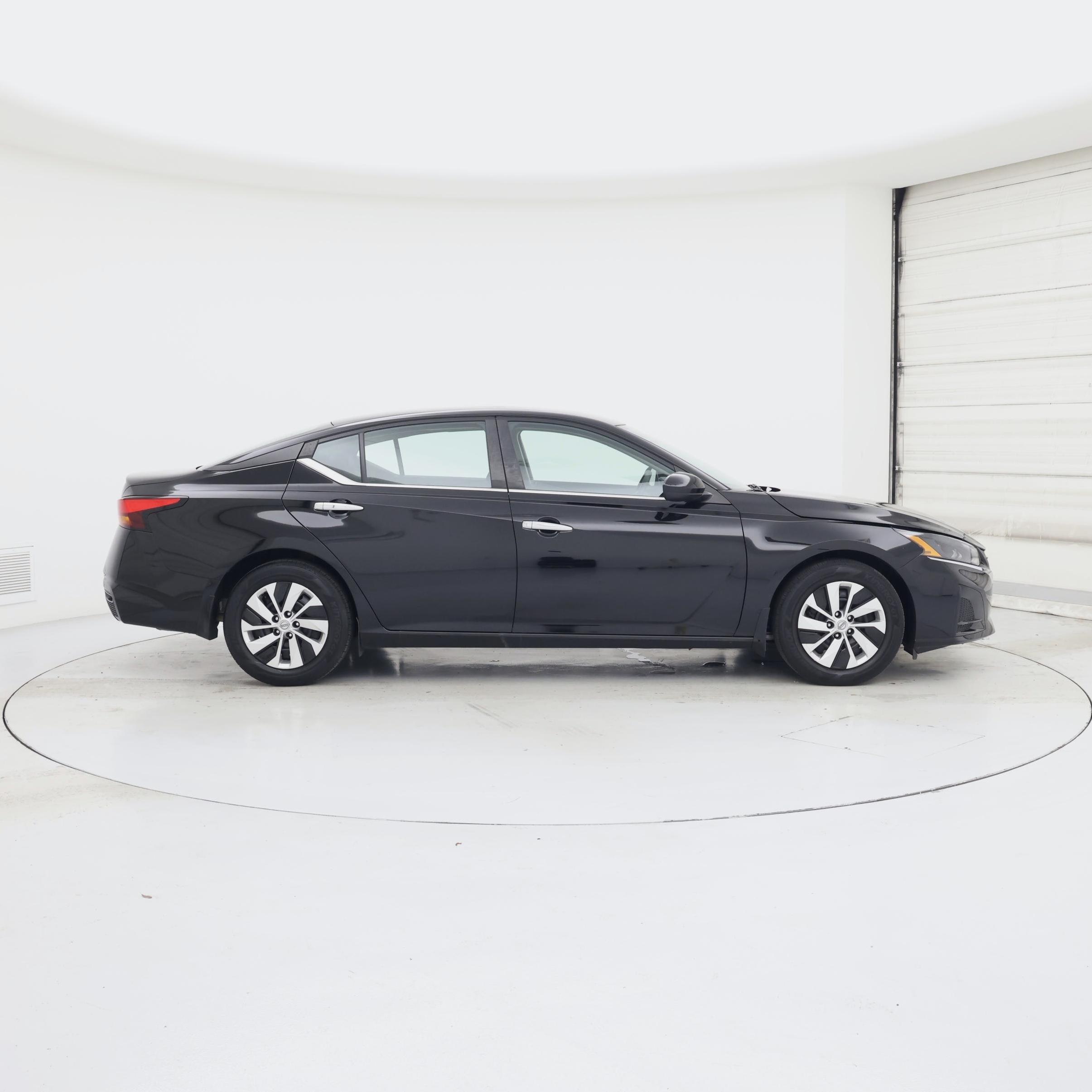 Thumbnail: 2023 Nissan Altima - 7
