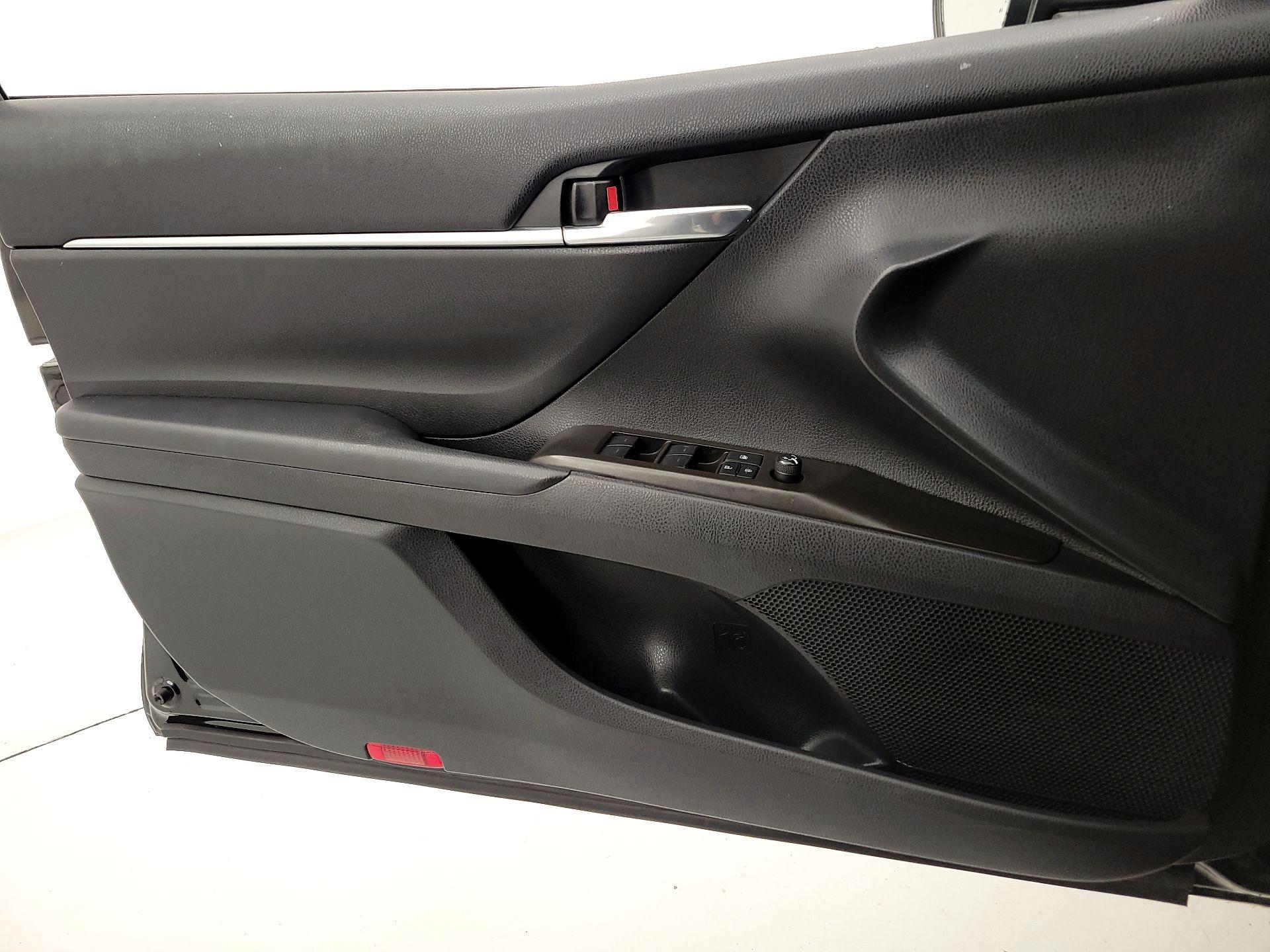 Thumbnail: 2022 Toyota Camry - 12