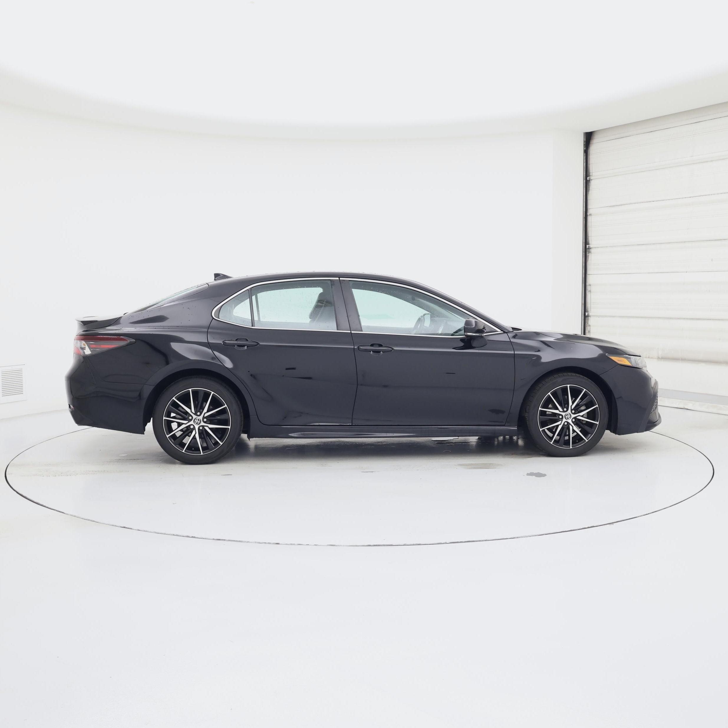 Thumbnail: 2022 Toyota Camry - 7