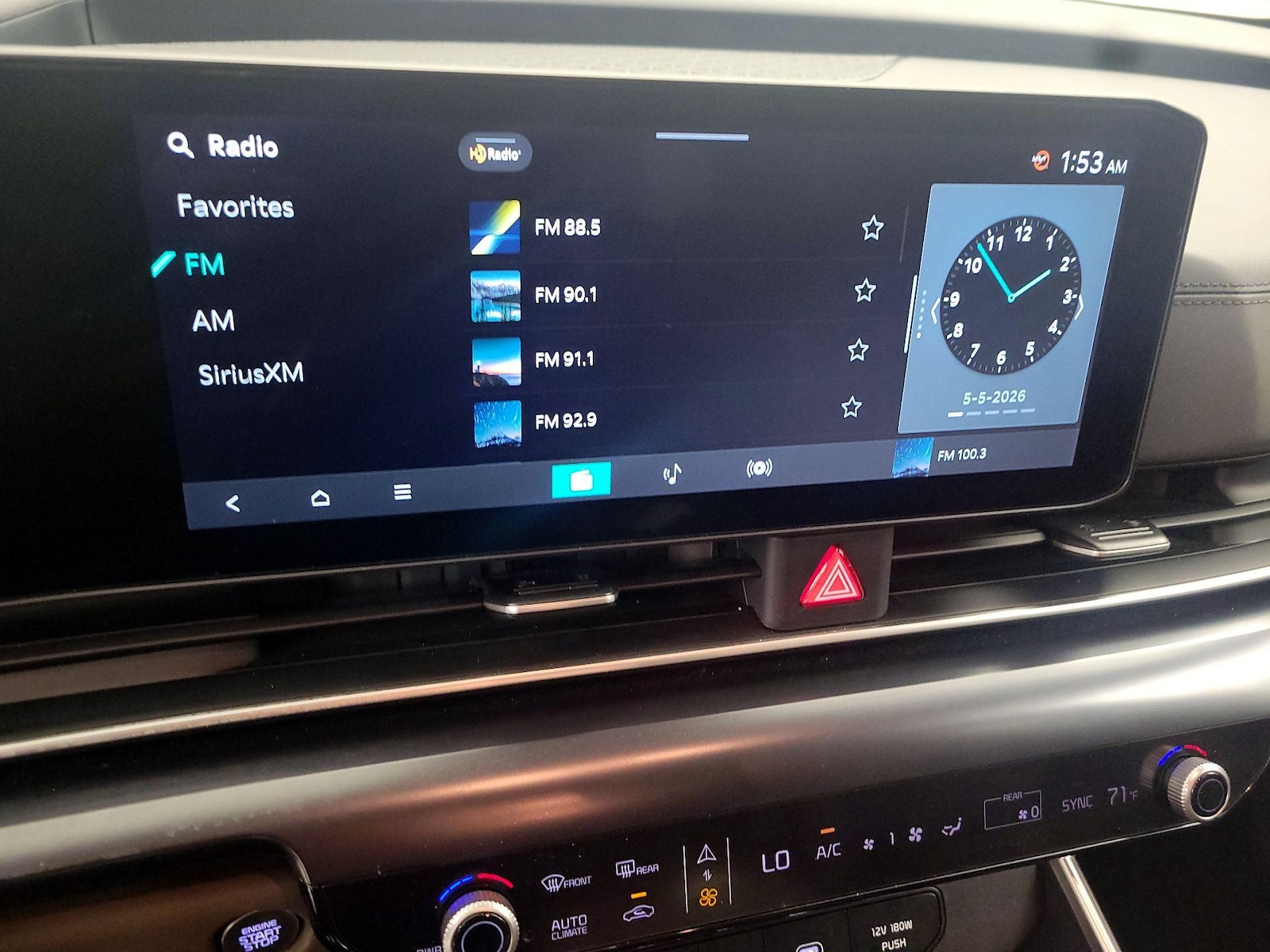 2025 Kia Carnival LXS - Photo 17
