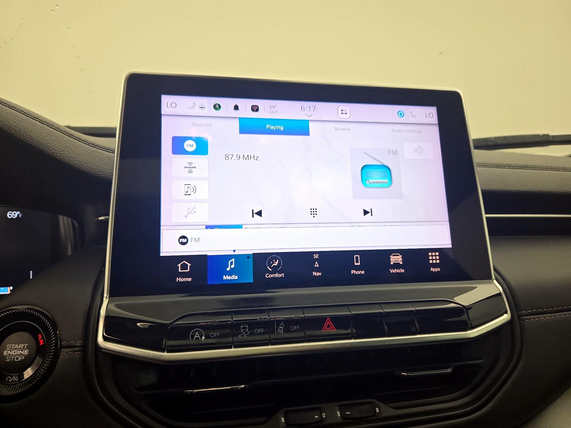Thumbnail: 2022 Jeep Compass - 15