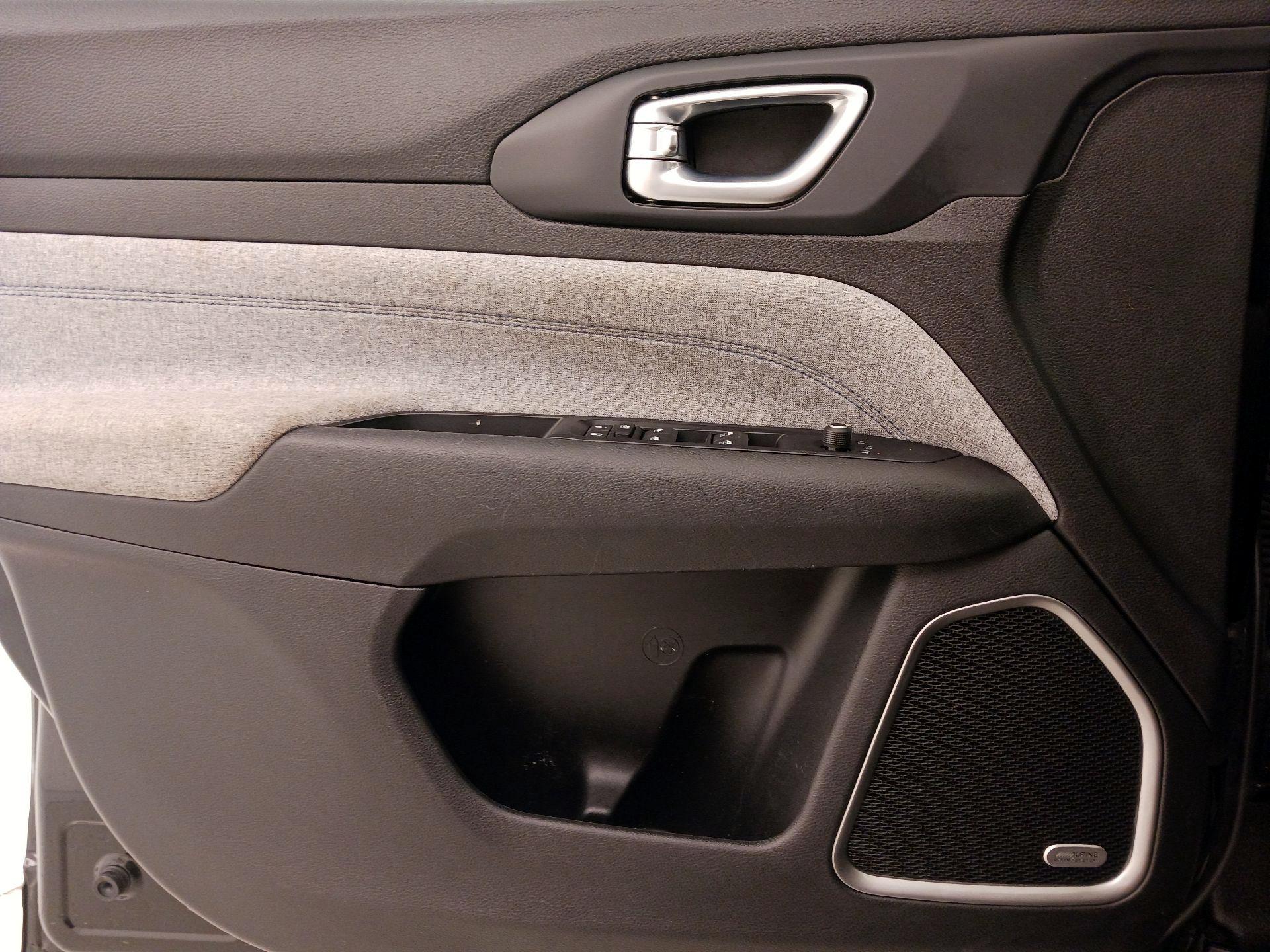 Thumbnail: 2022 Jeep Compass - 12