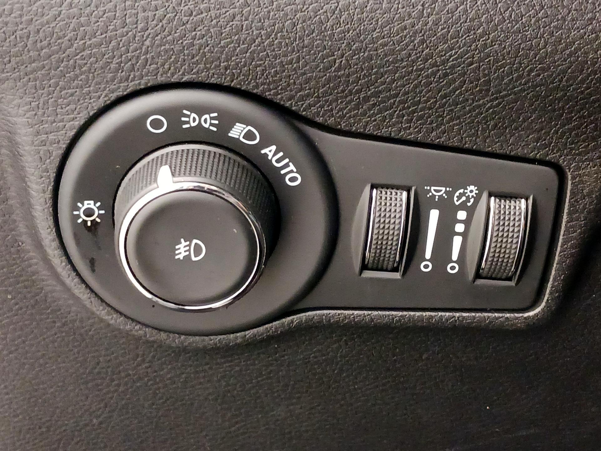 Thumbnail: 2022 Jeep Compass - 13