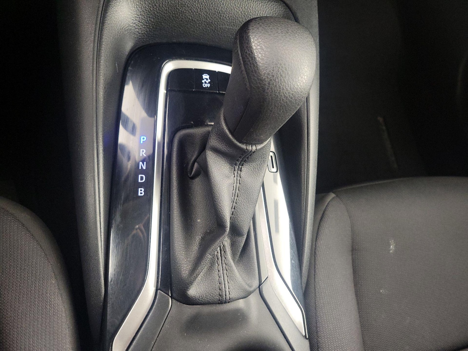 2024 Toyota Corolla LE - Photo 18