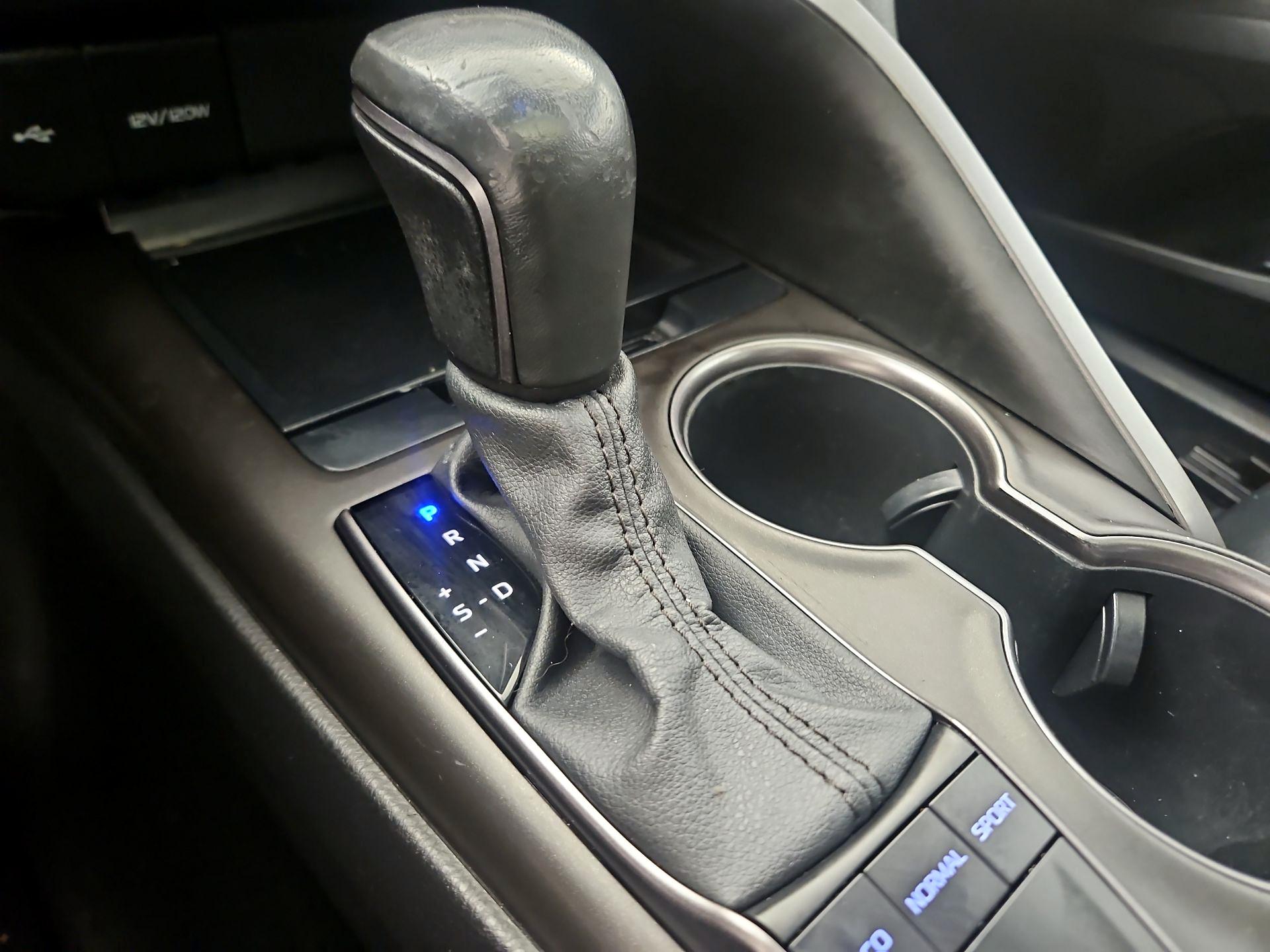 Thumbnail: 2023 Toyota Camry - 17