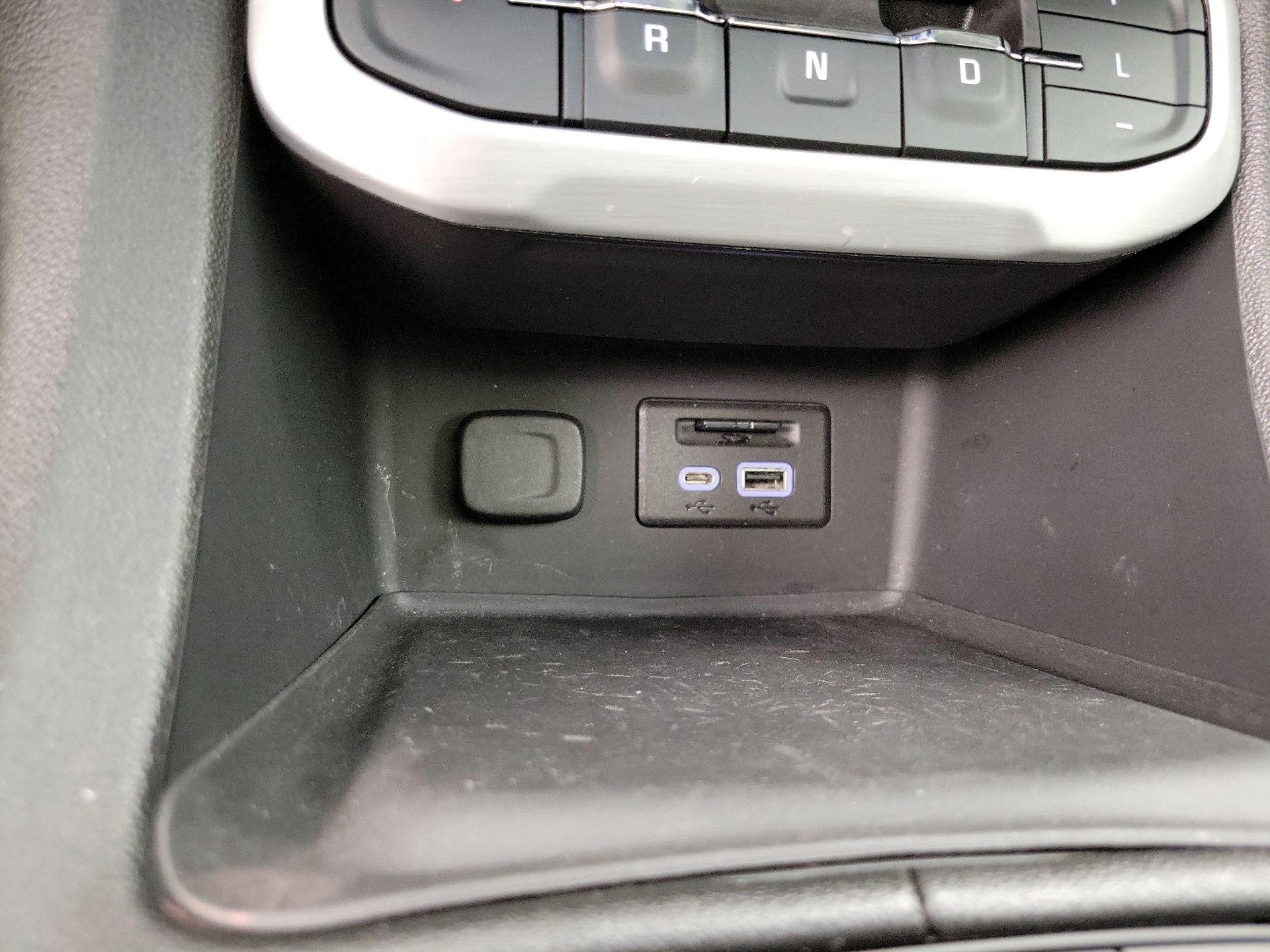 Thumbnail: 2023 GMC Acadia - 18