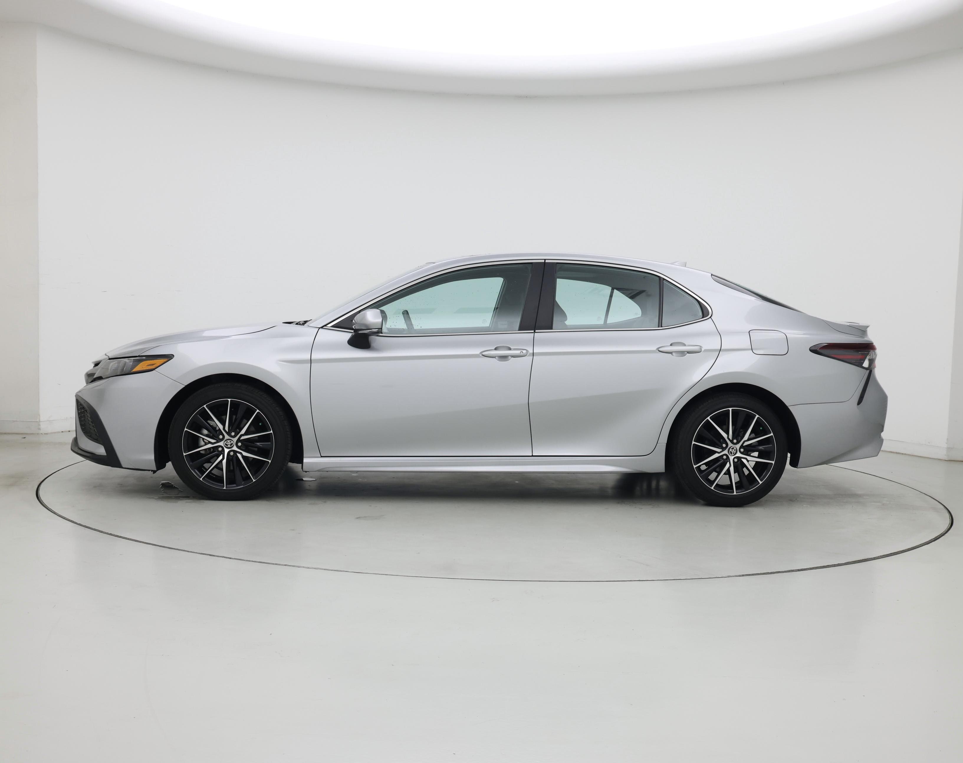 Thumbnail: 2024 Toyota Camry - 3