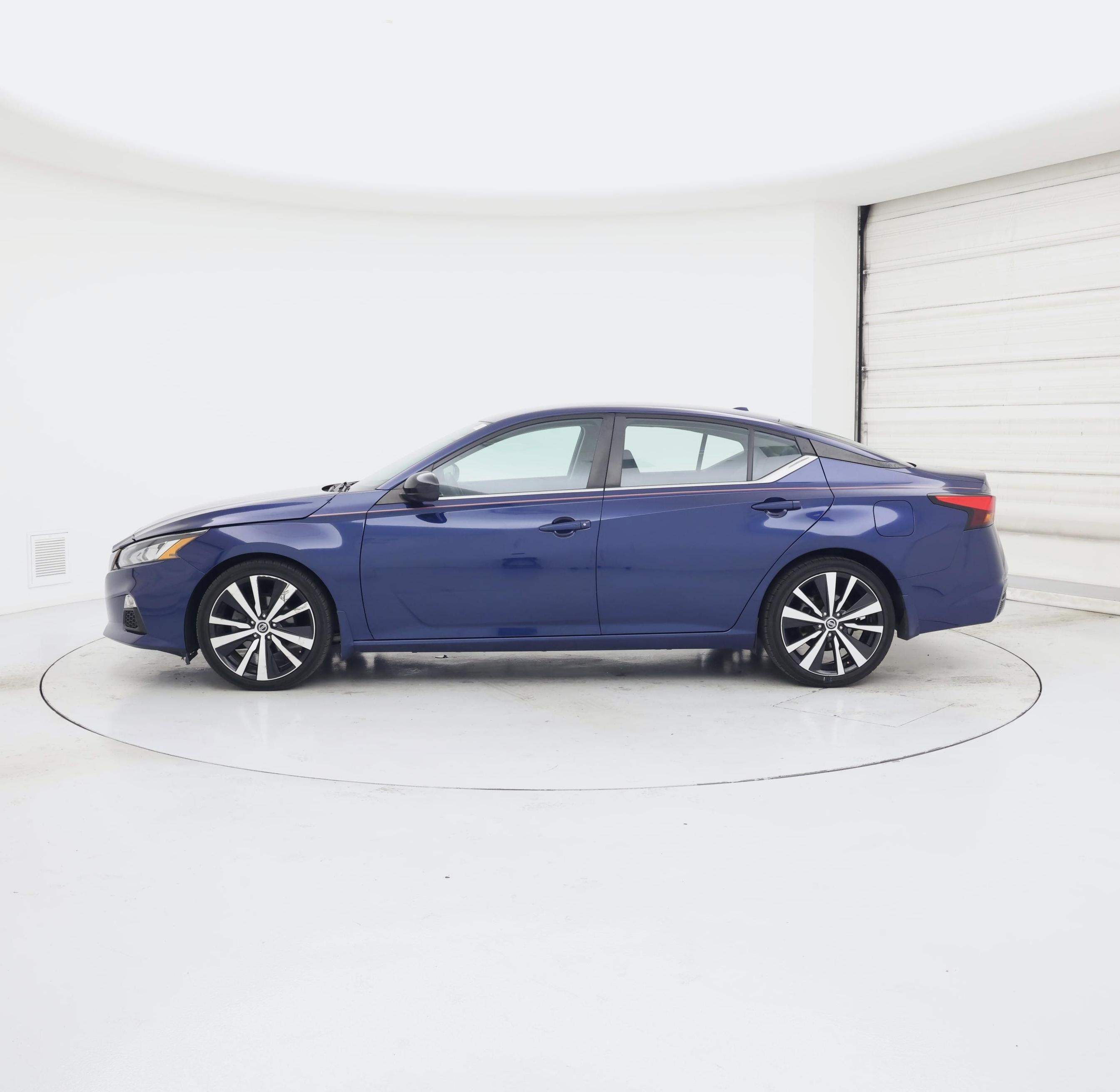 Thumbnail: 2020 Nissan Altima - 3