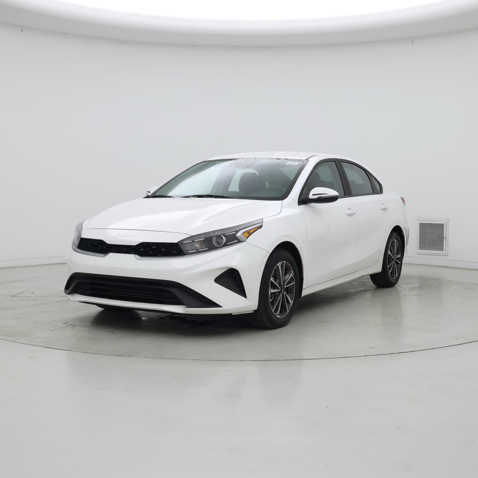 Thumbnail: 2023 Kia Forte - 4