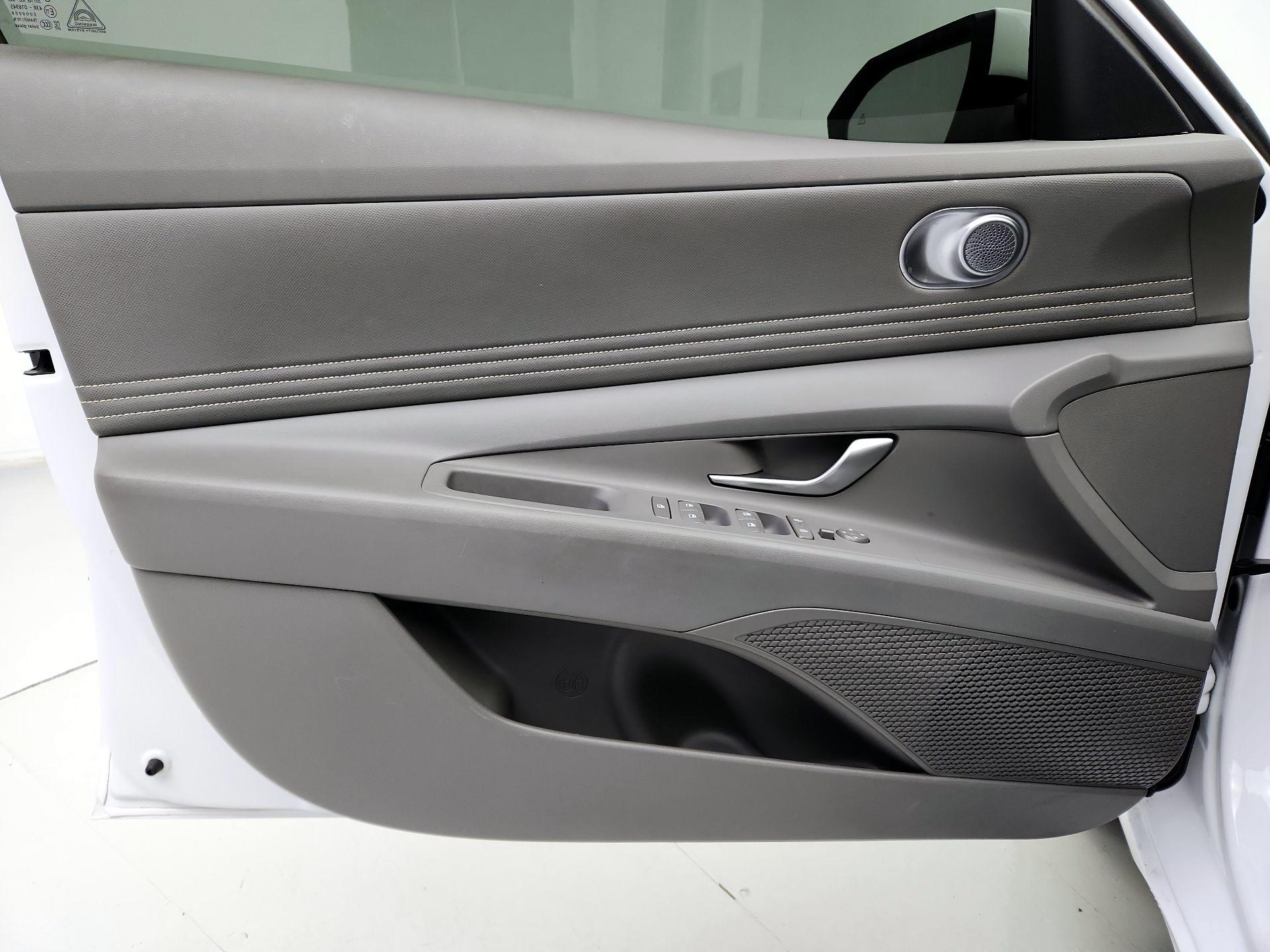 Thumbnail: 2024 Hyundai Elantra - 12