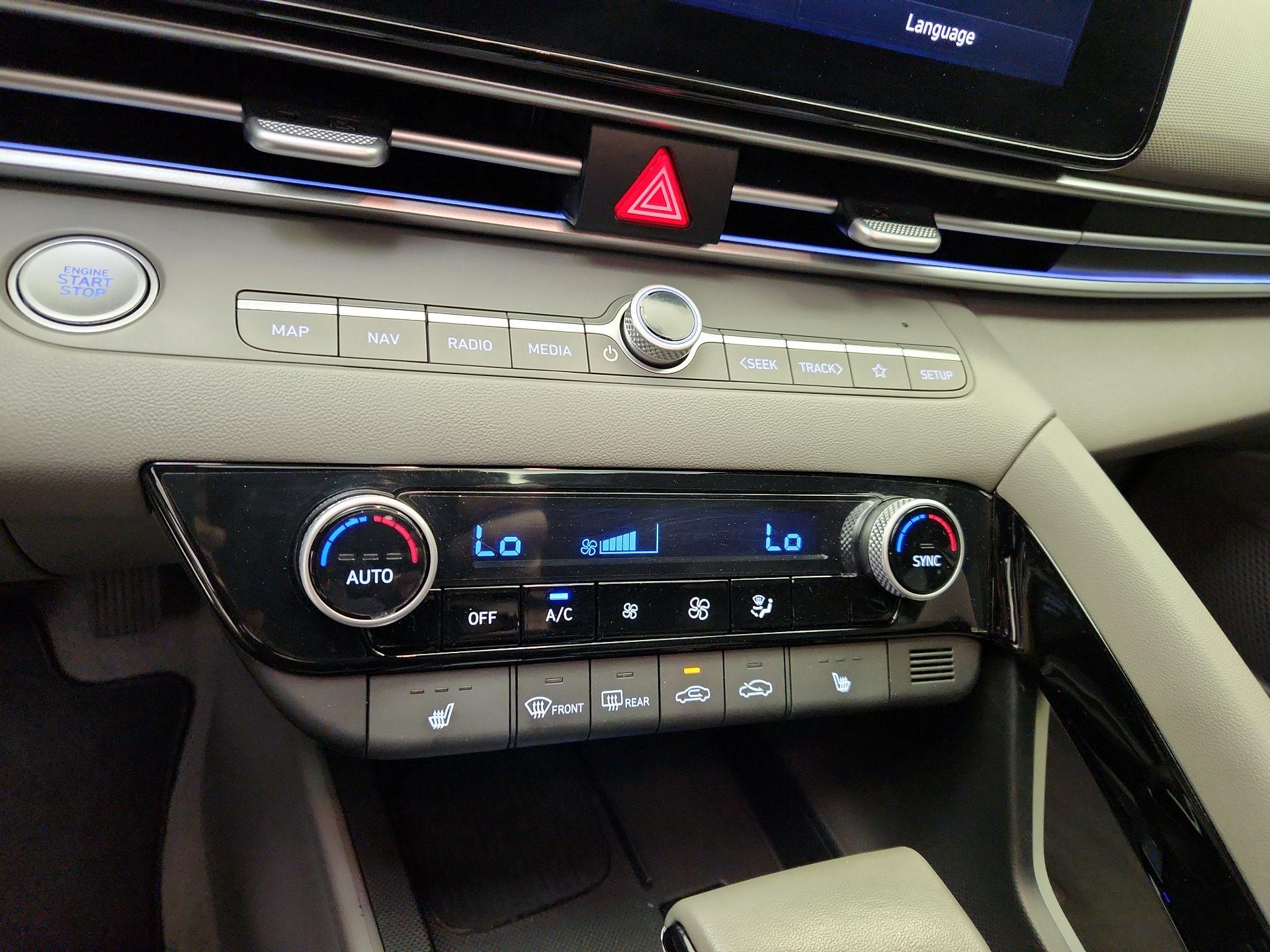 Thumbnail: 2024 Hyundai Elantra - 17