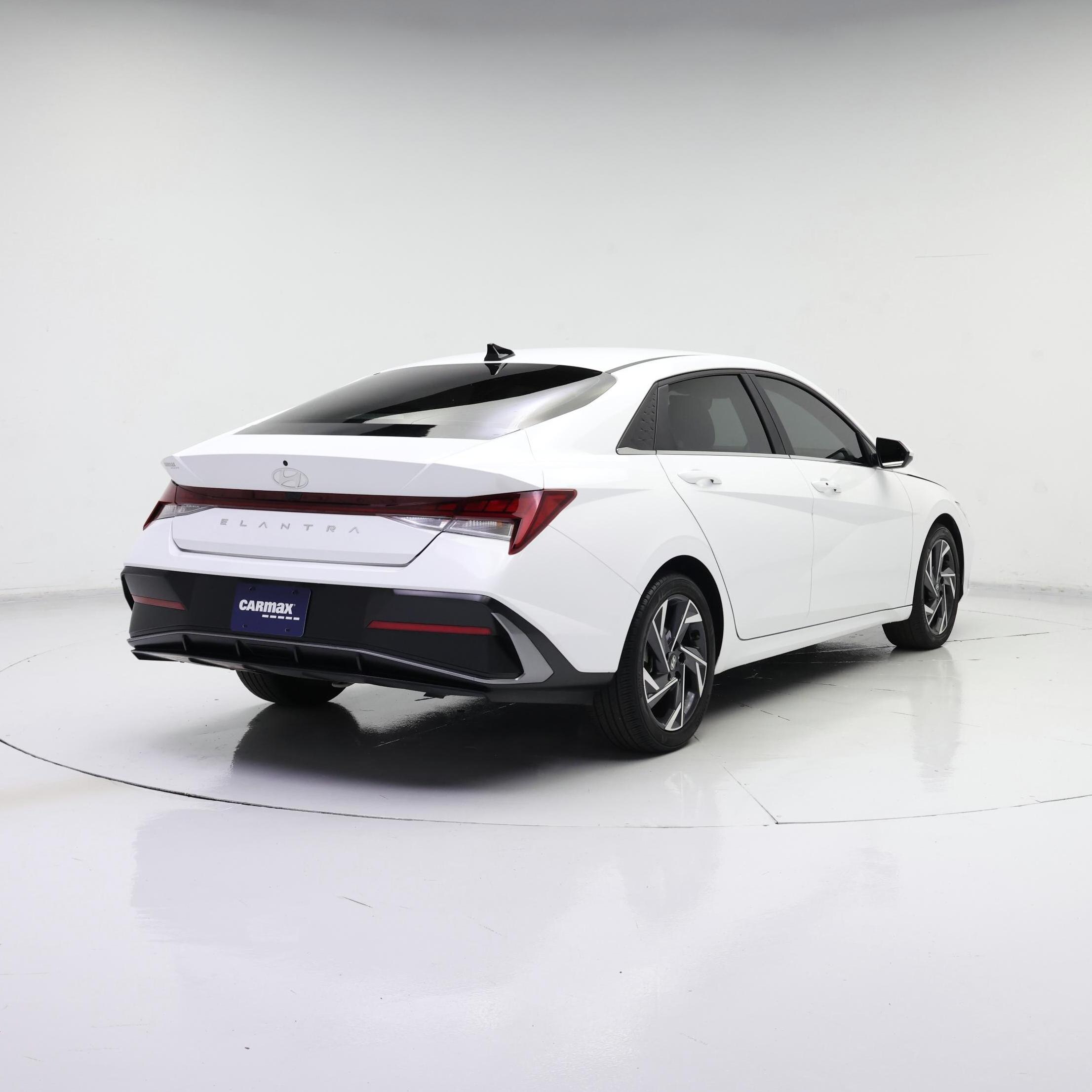 Thumbnail: 2024 Hyundai Elantra - 8