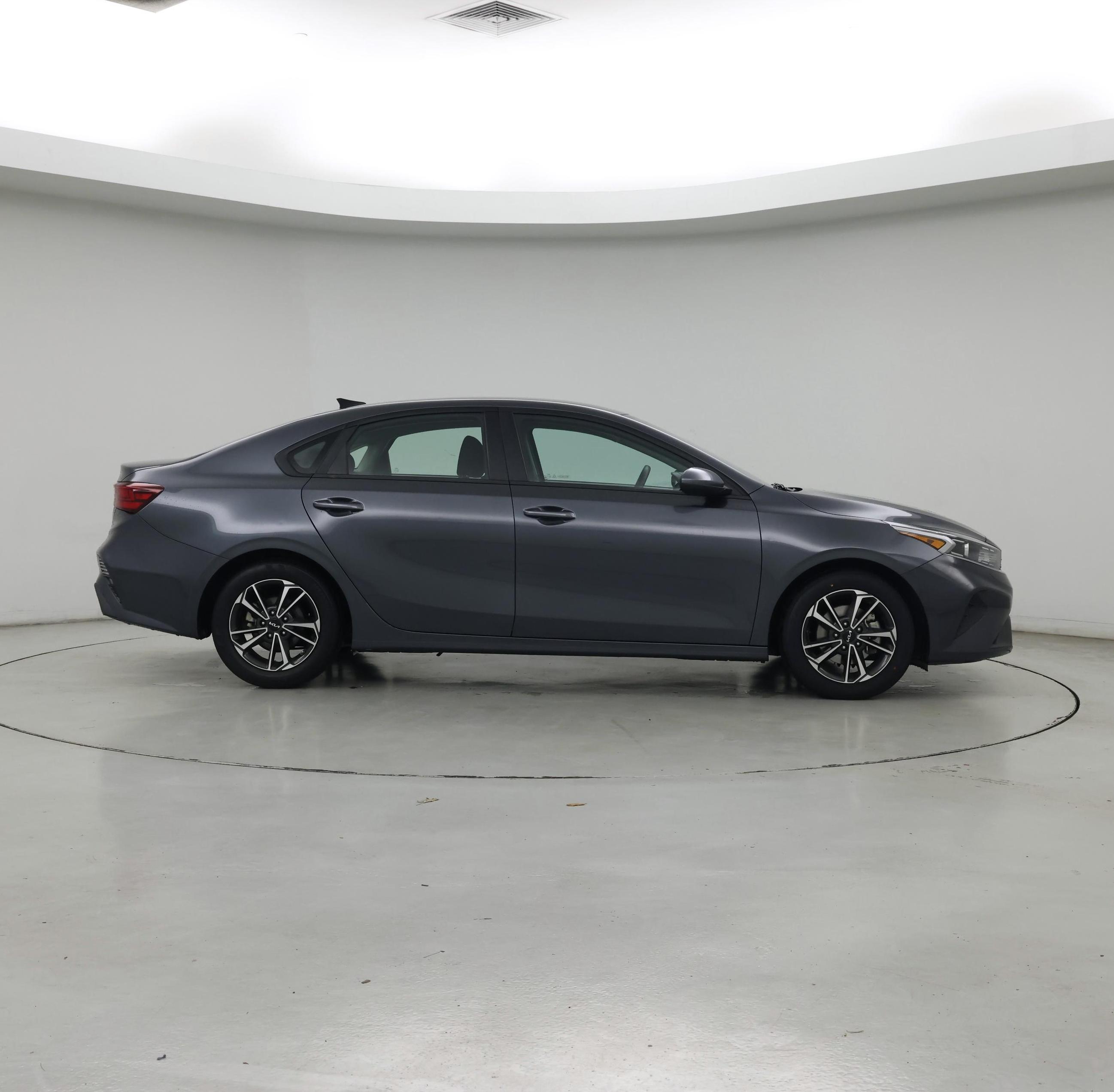 Thumbnail: 2024 Kia Forte - 7
