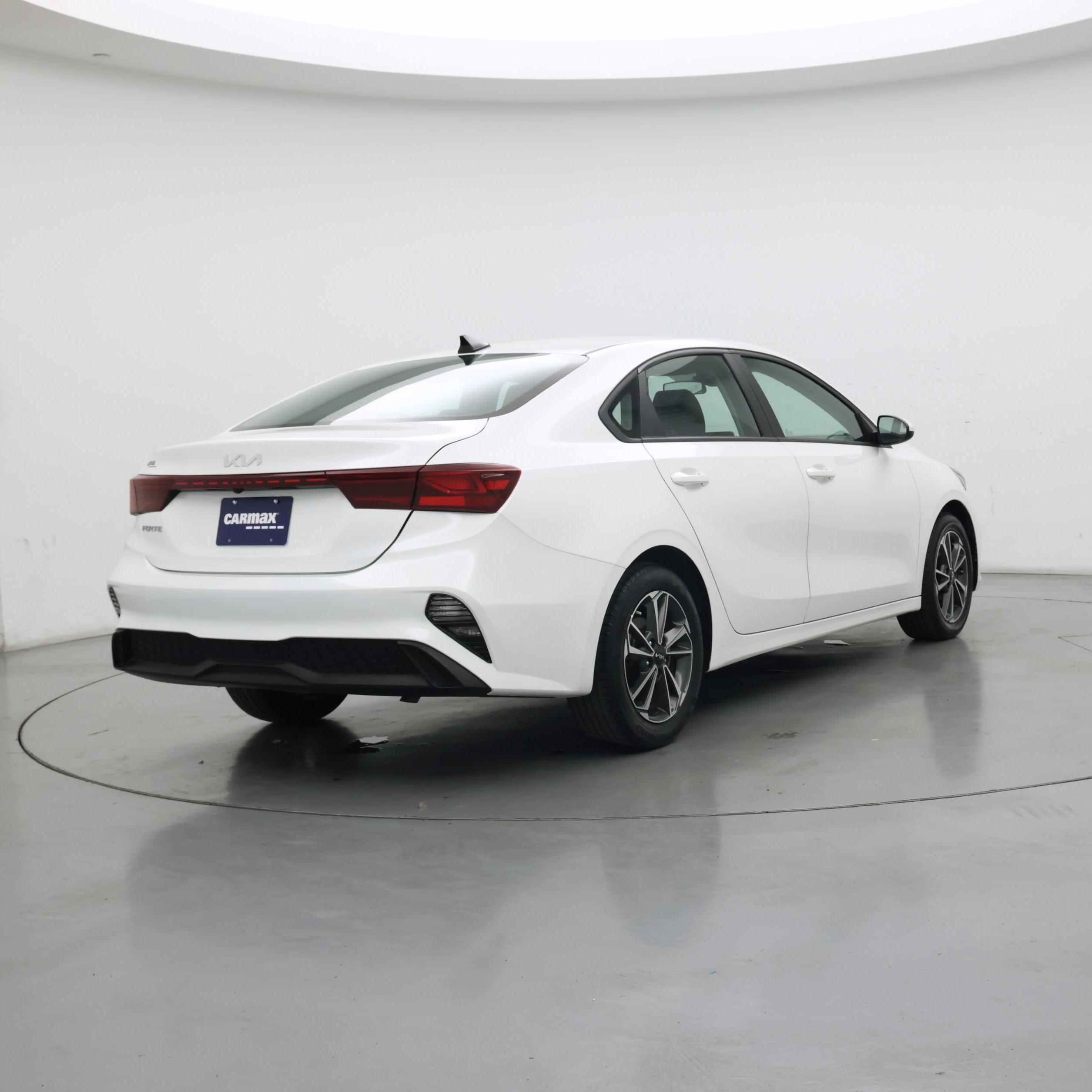 Thumbnail: 2023 Kia Forte - 8