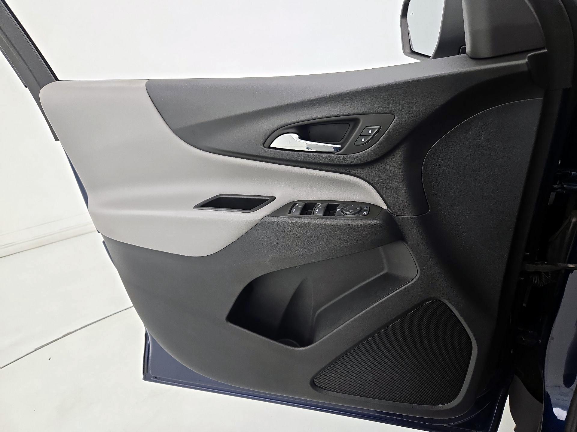 Thumbnail: 2022 Chevrolet Equinox - 12