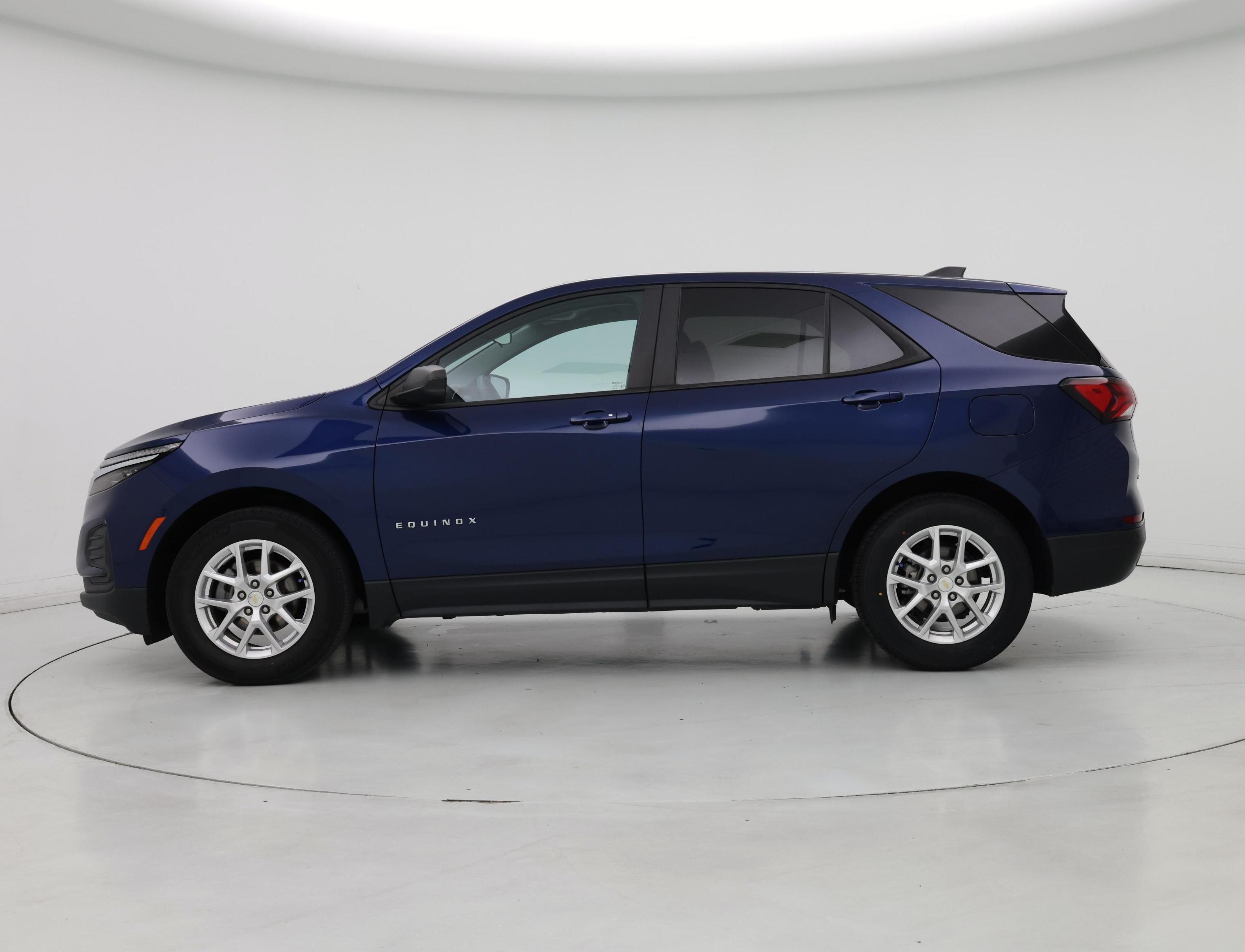 Thumbnail: 2022 Chevrolet Equinox - 3