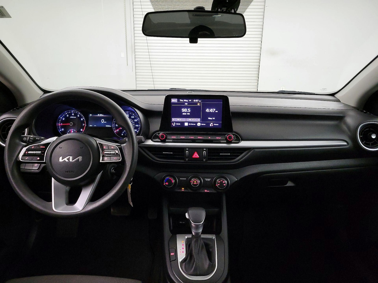 2024 Kia Forte LXS - Photo 10
