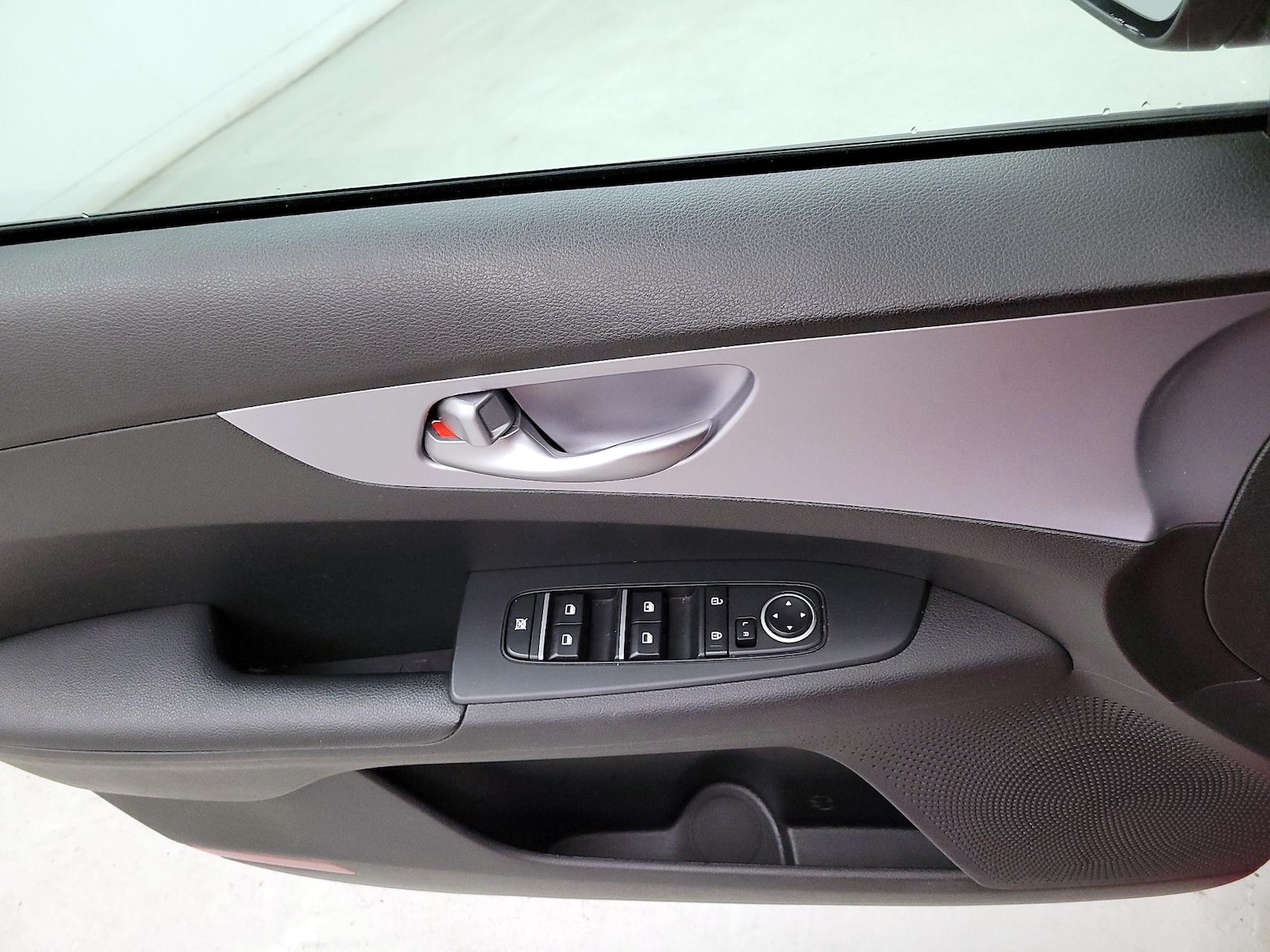 2024 Kia Forte LXS - Photo 13