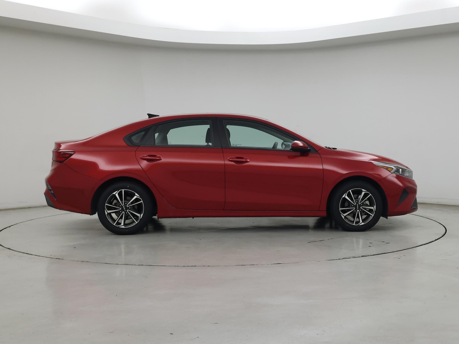 2024 Kia Forte LXS - Photo 8