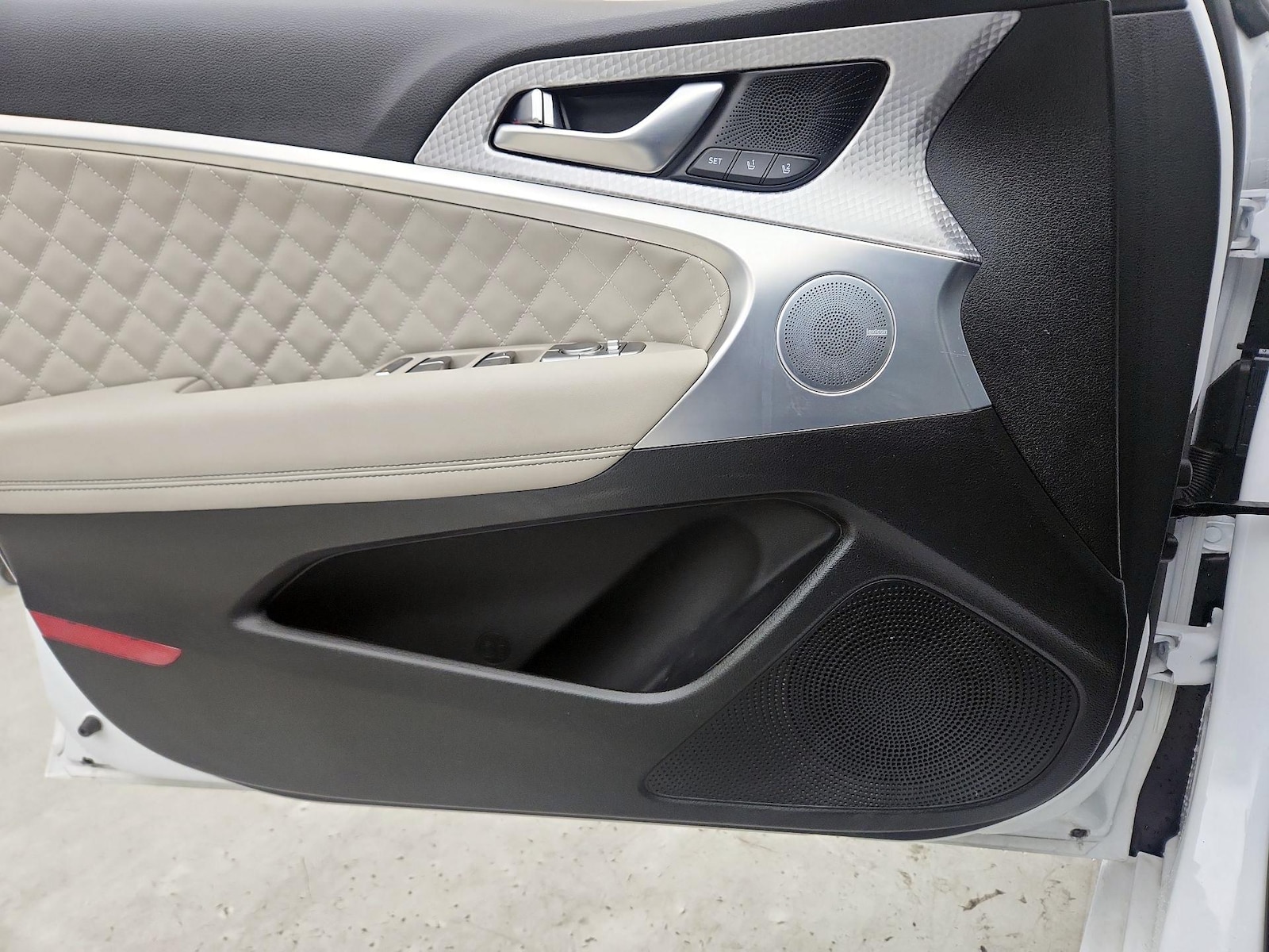 2023 GENESIS G70 Standard - Photo 13