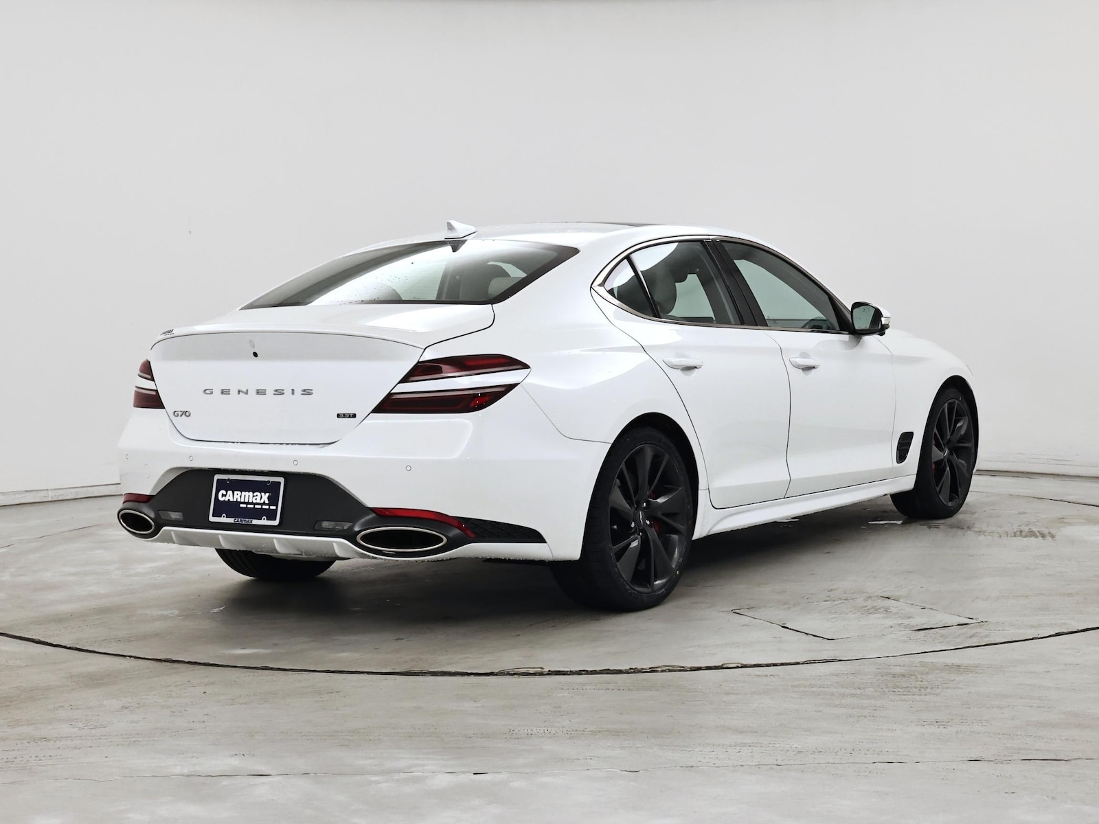 2023 GENESIS G70 Standard - Photo 9