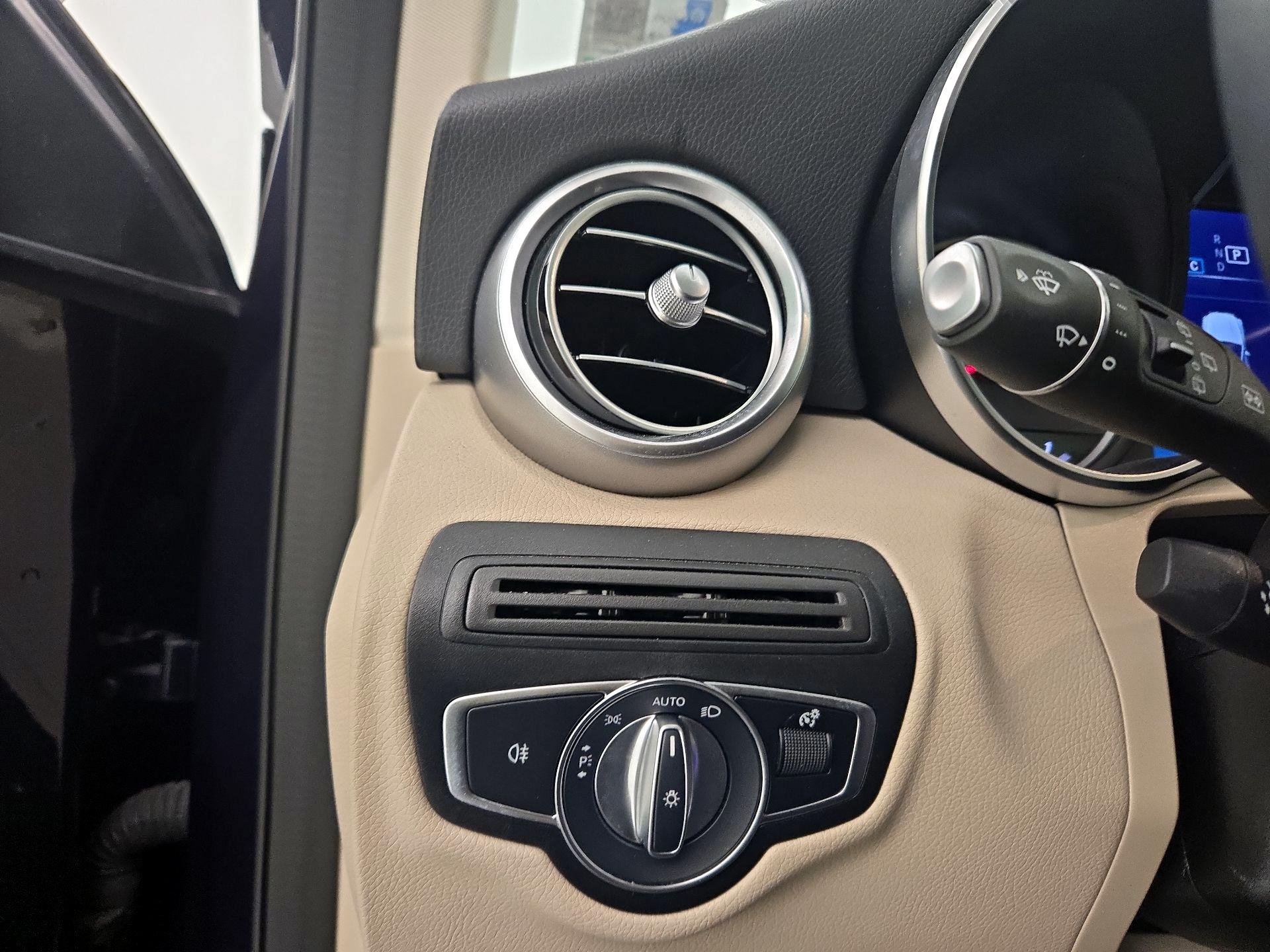 Thumbnail: 2022 Mercedes-Benz GLC - 13