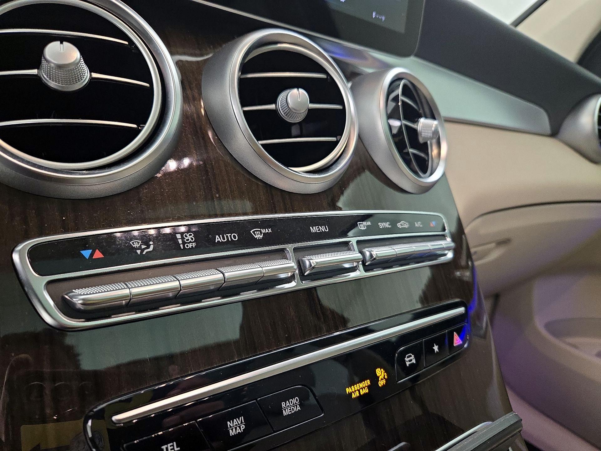 Thumbnail: 2022 Mercedes-Benz GLC - 16