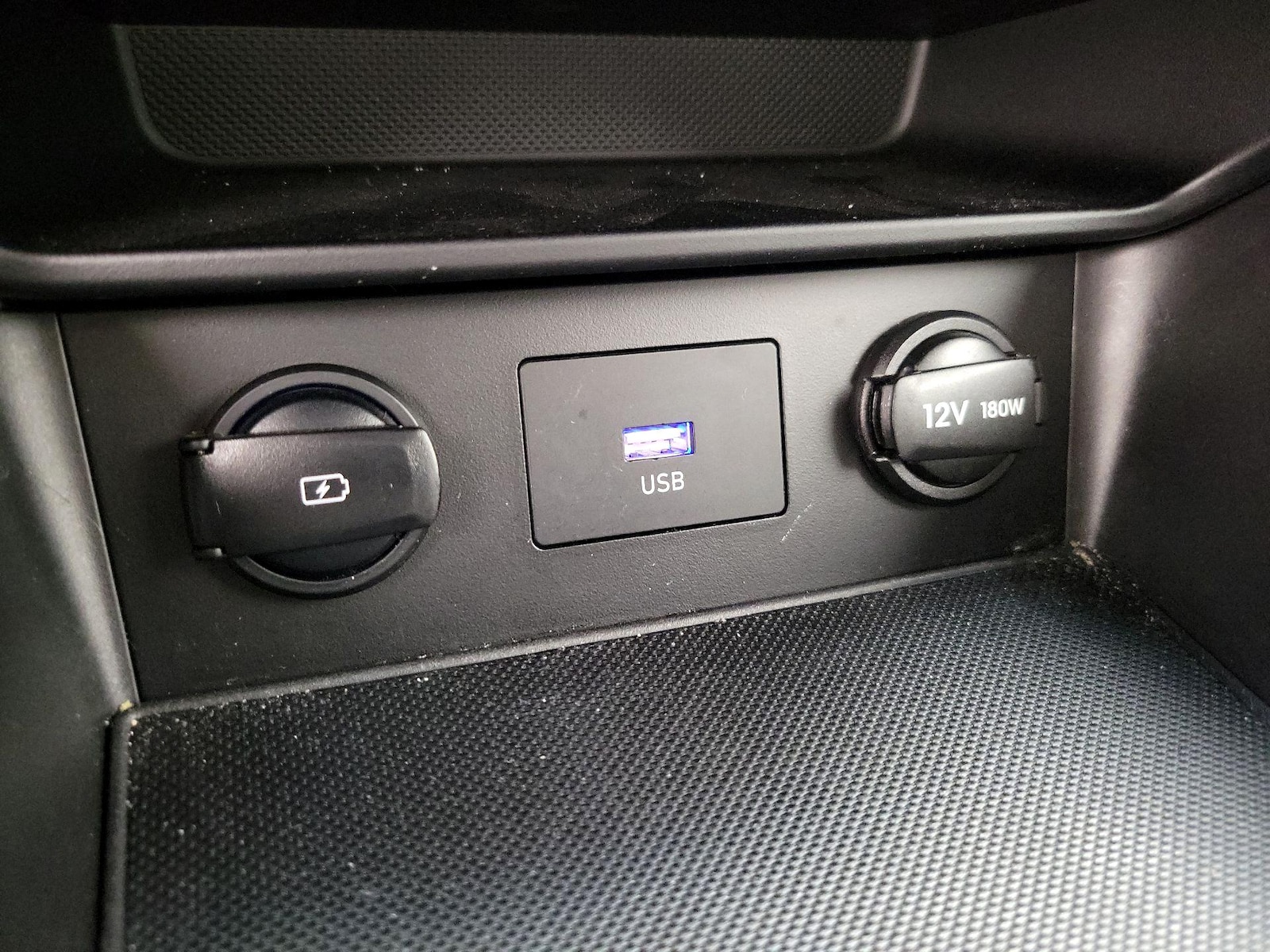 2023 Hyundai Kona SE - Photo 19