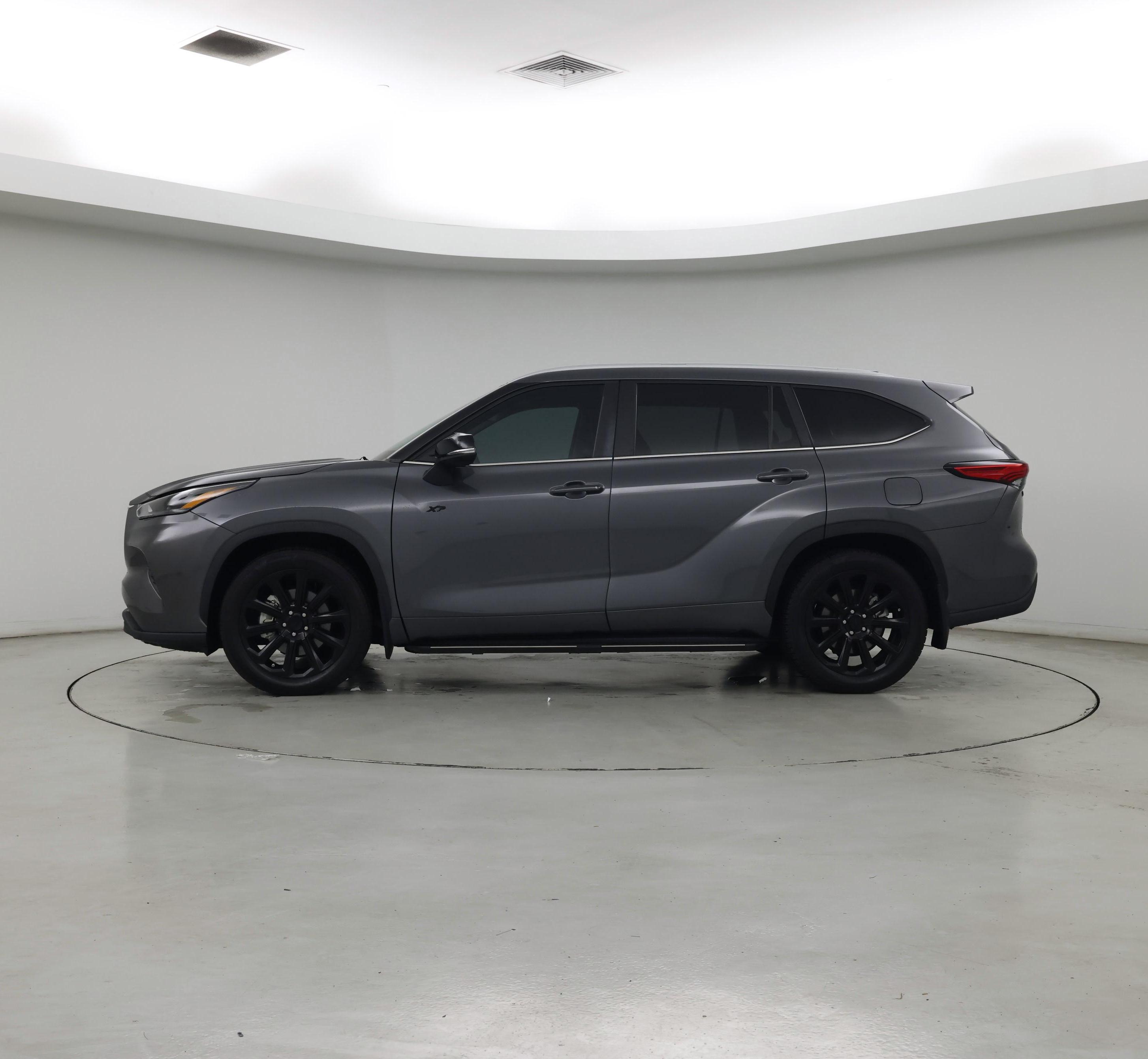 Thumbnail: 2023 Toyota Highlander - 3