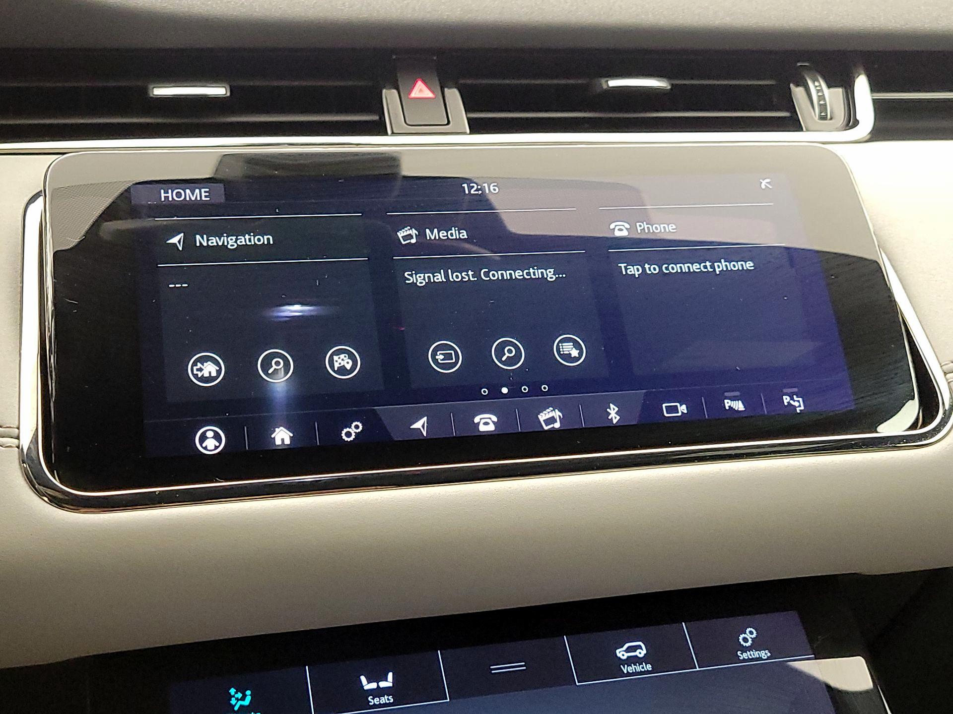 Thumbnail: 2020 Land Rover Range Rover Evoque - 15