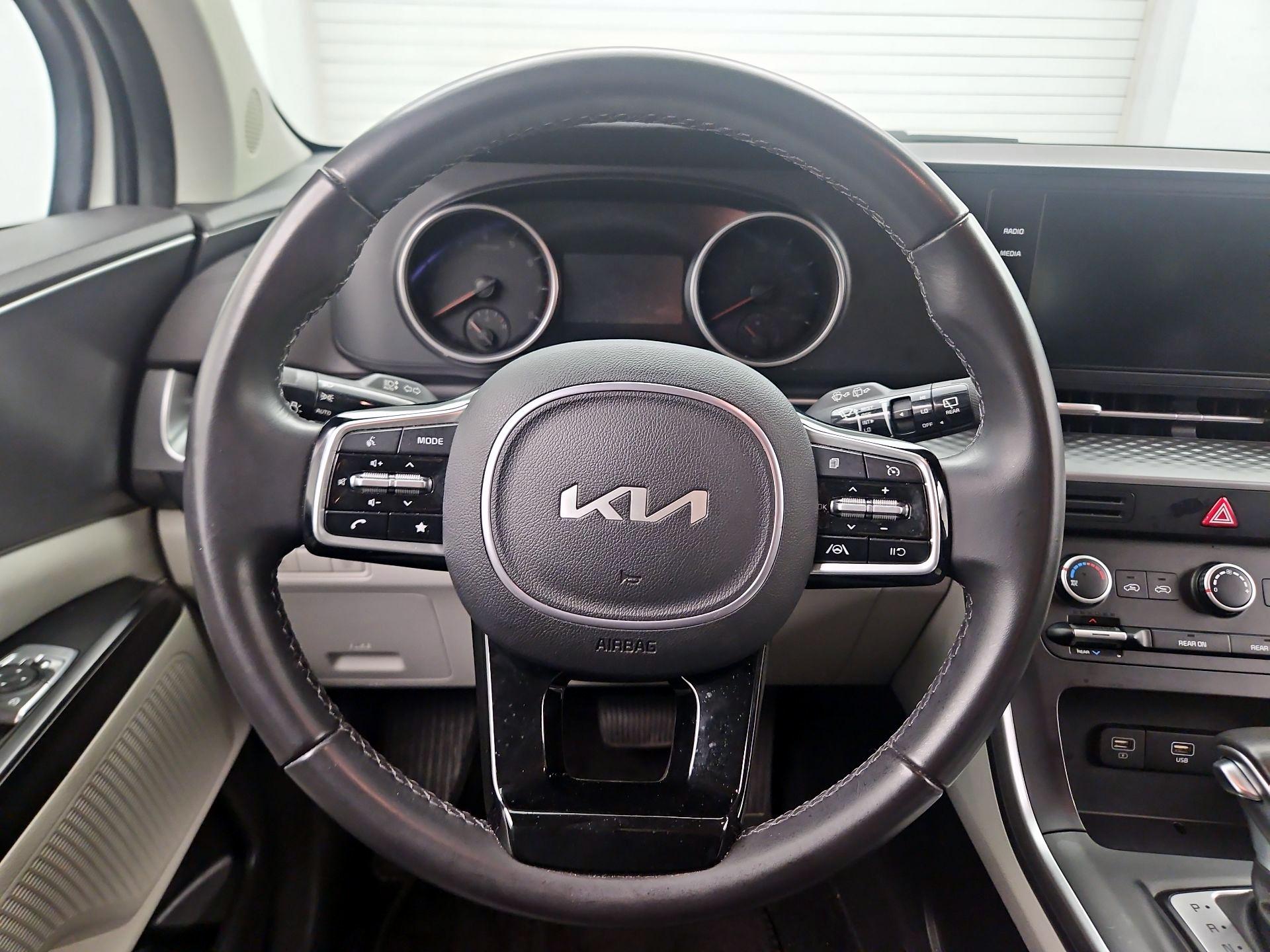 Thumbnail: 2024 Kia Carnival - 10