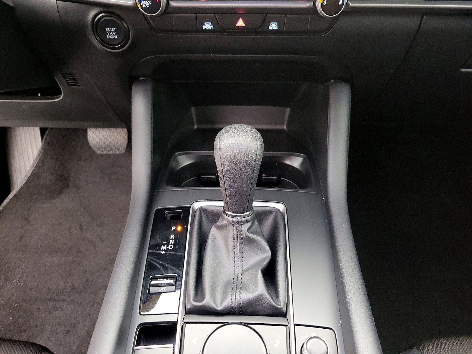 2025 Mazda Mazda3 S - Photo 18