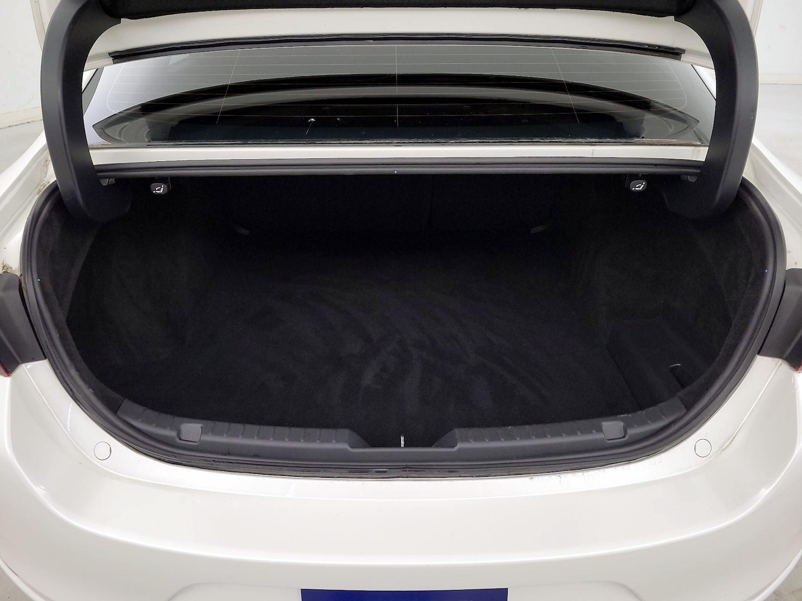 2025 Mazda Mazda3 S - Photo 21
