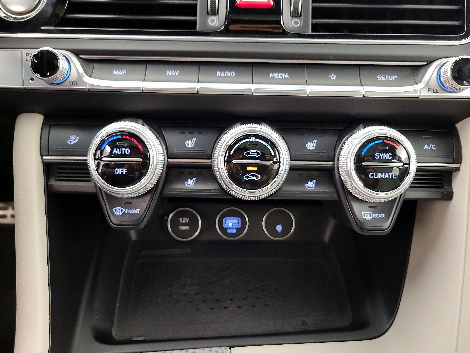 Thumbnail: 2023 Genesis G70 - 17